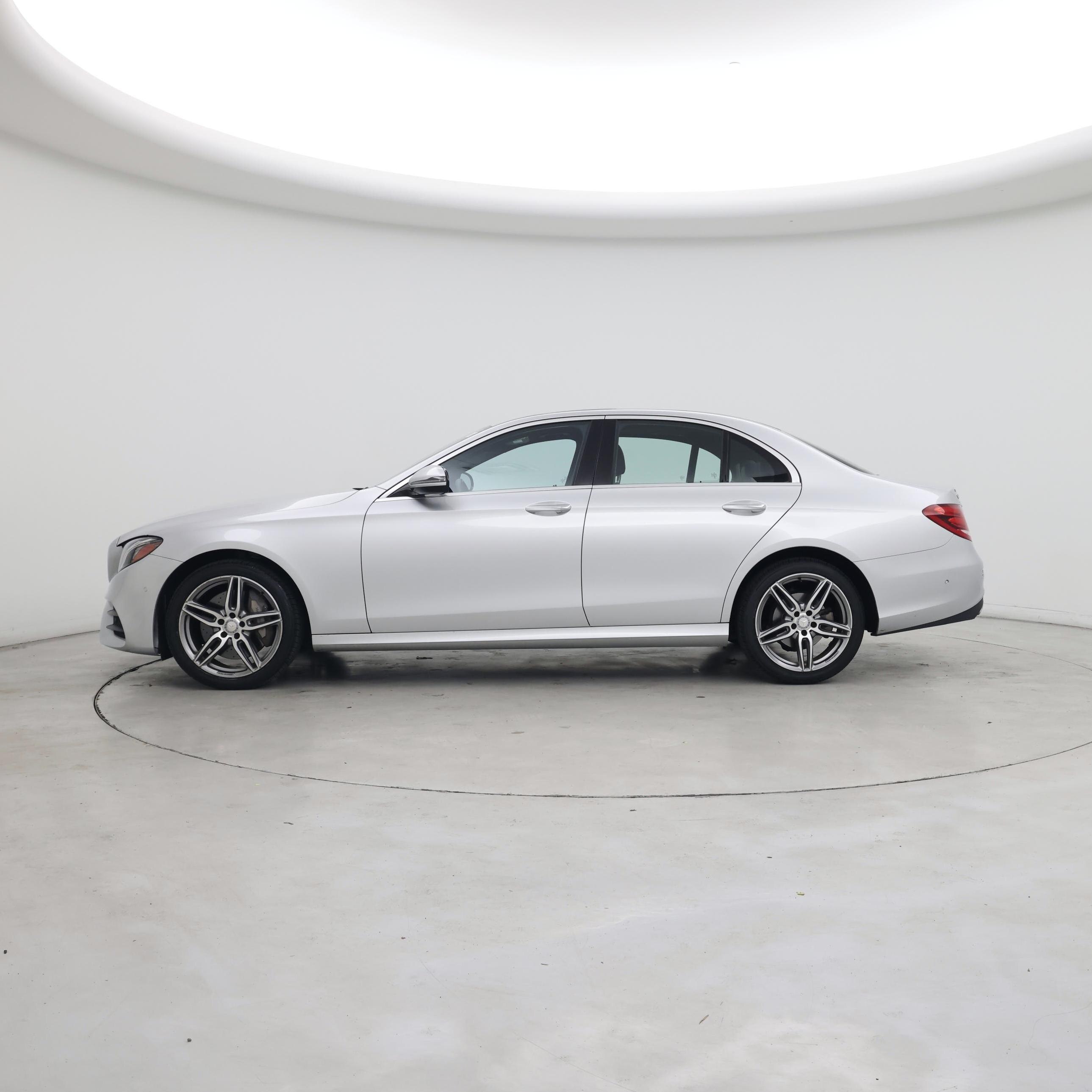 Thumbnail: 2017 Mercedes-Benz E-Class - 3