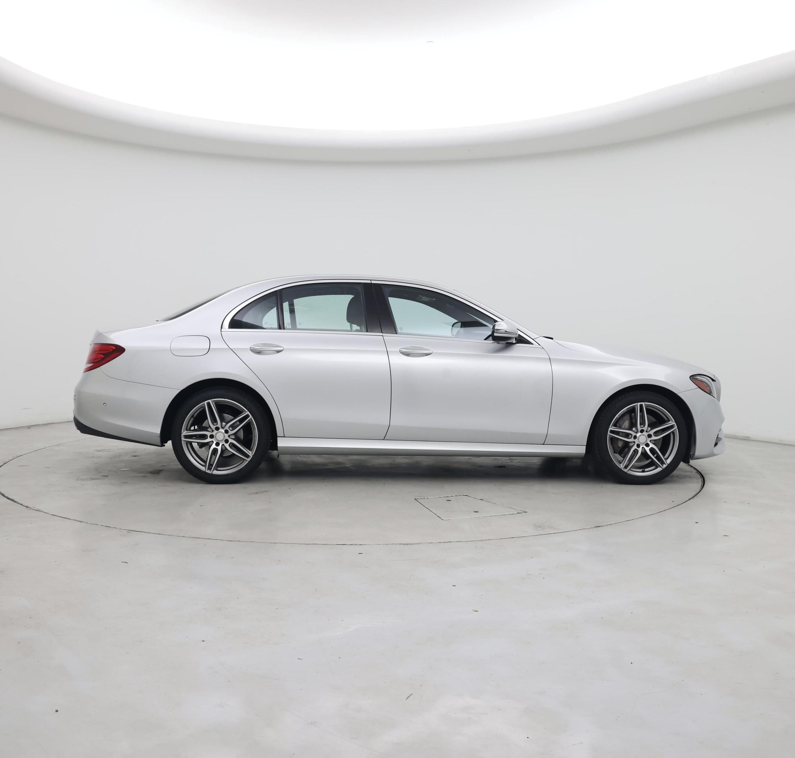 Thumbnail: 2017 Mercedes-Benz E-Class - 7