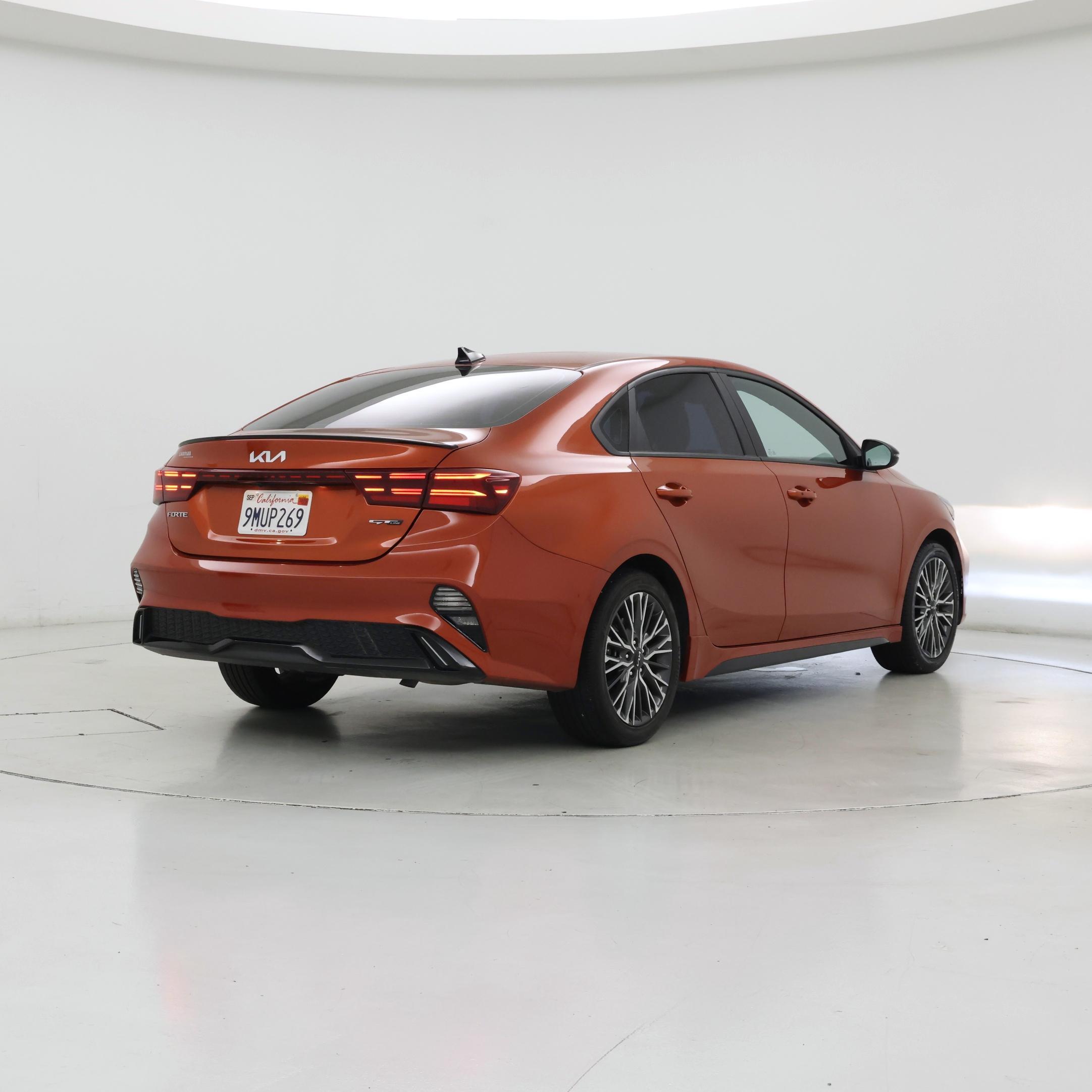 Thumbnail: 2023 Kia Forte - 8