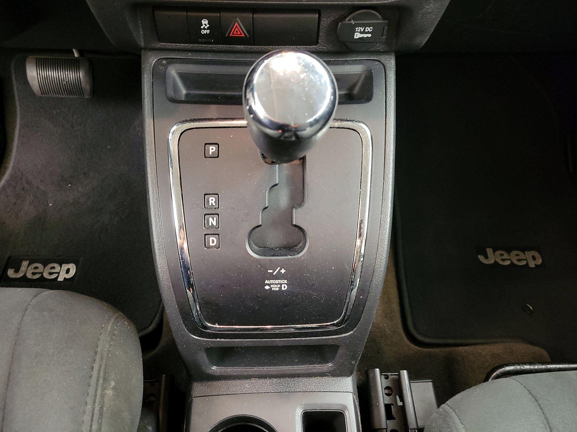 Thumbnail: 2016 Jeep Patriot - 15