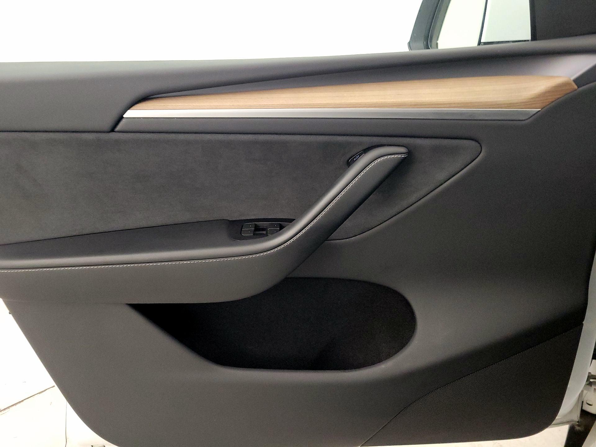 Thumbnail: 2023 Tesla Model Y - 12