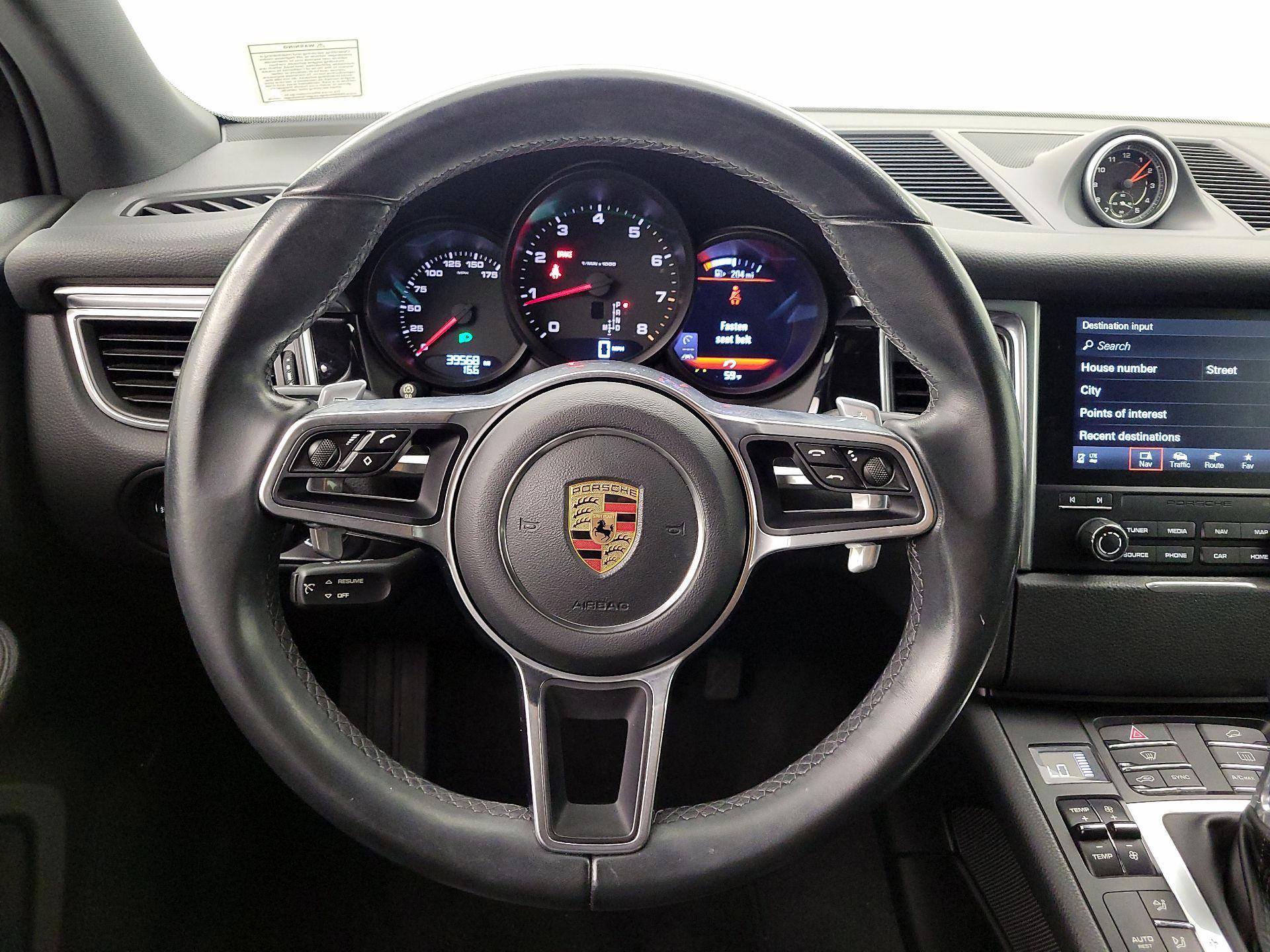 Thumbnail: 2018 Porsche Macan - 10