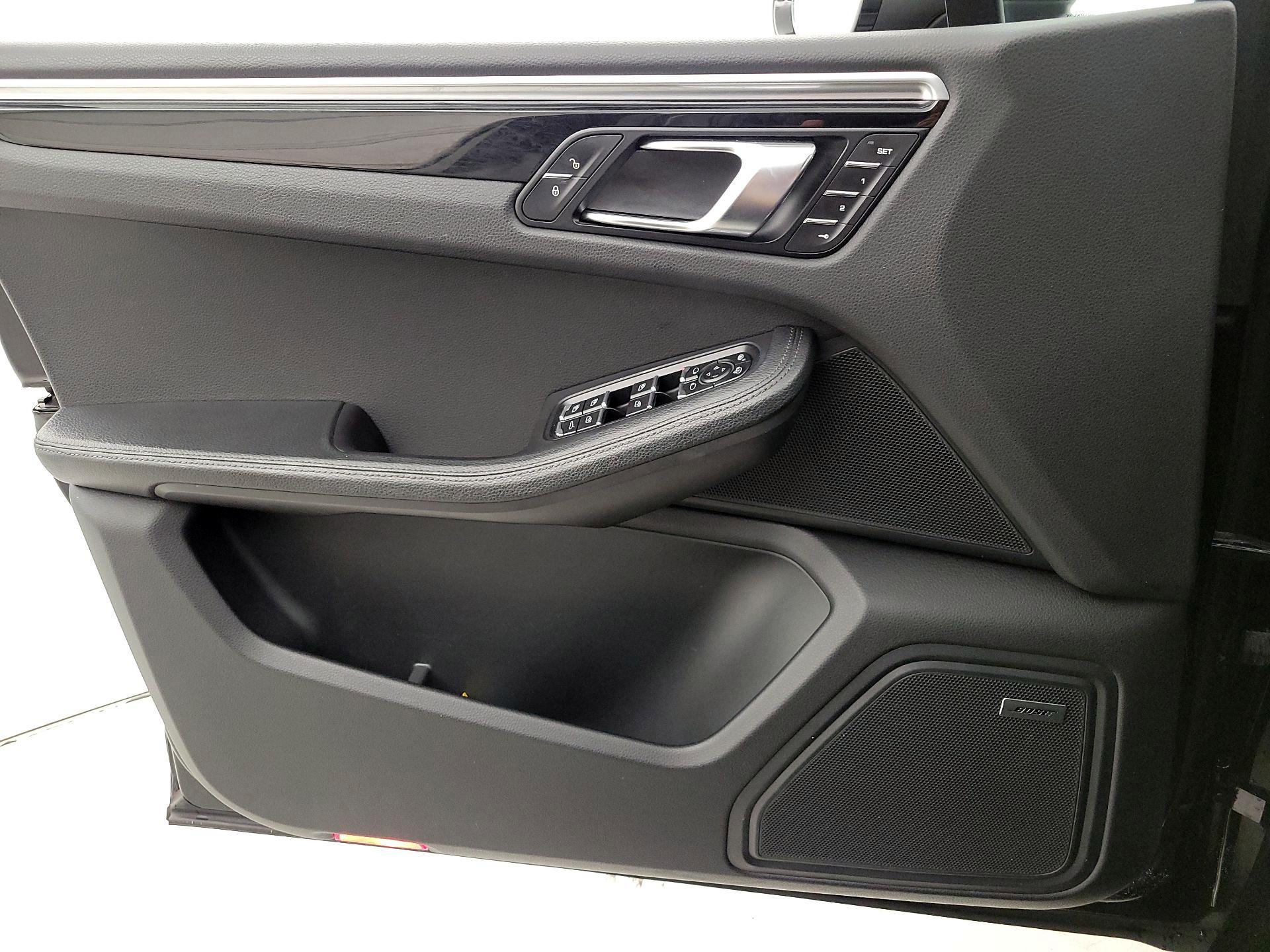 Thumbnail: 2018 Porsche Macan - 12