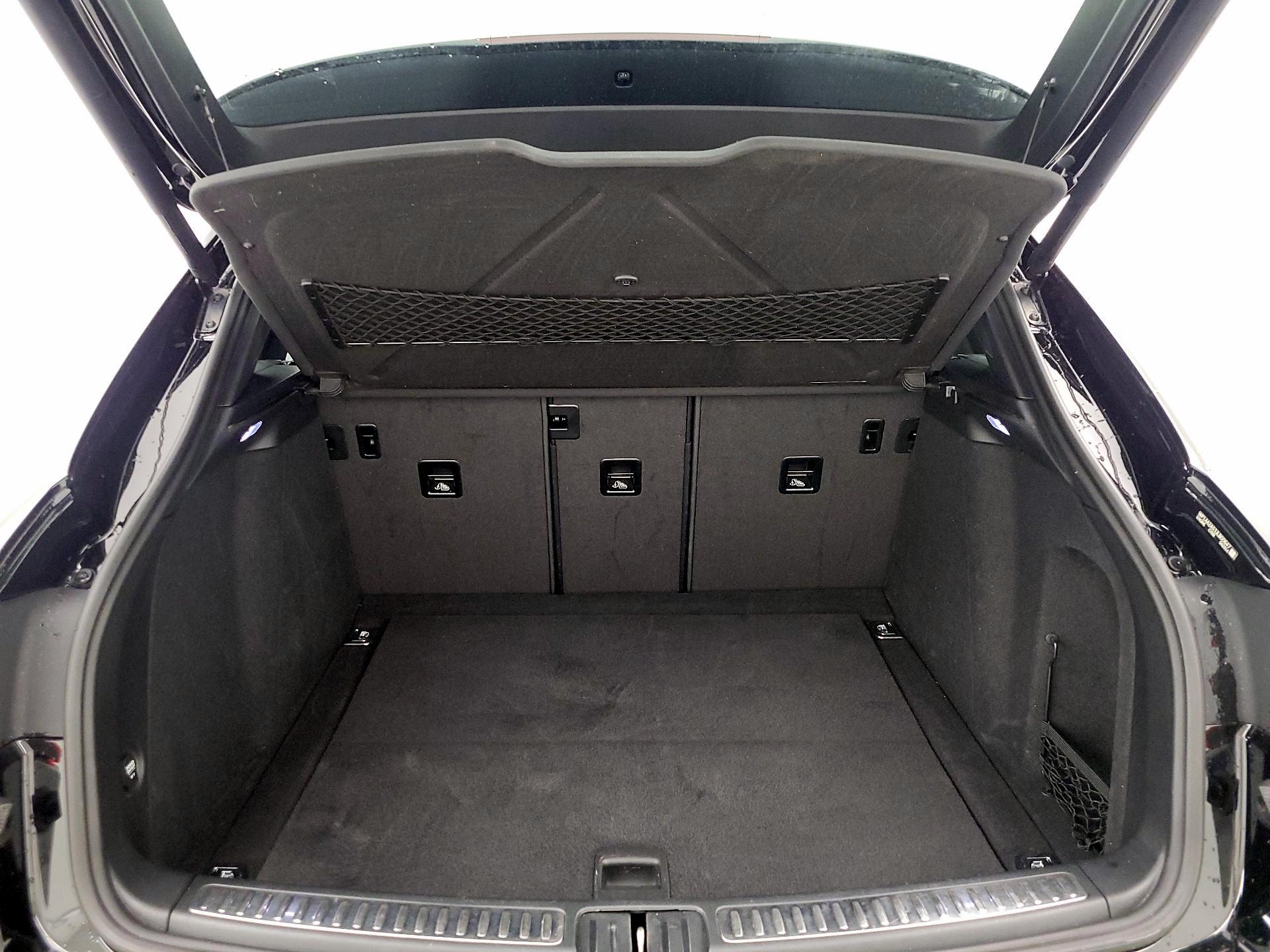 Thumbnail: 2018 Porsche Macan - 19