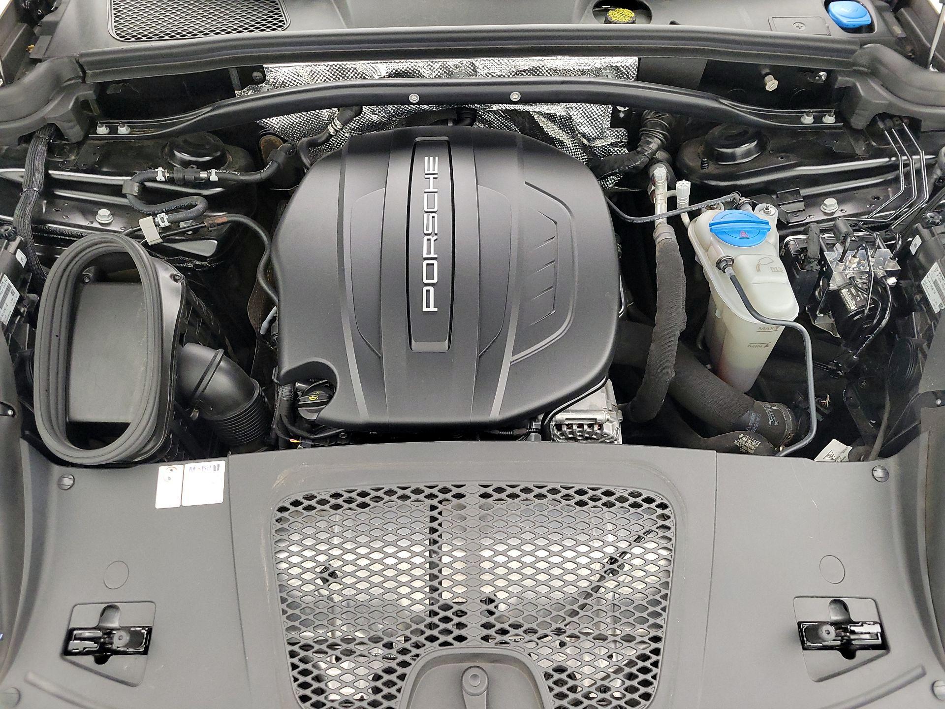 Thumbnail: 2018 Porsche Macan - 20