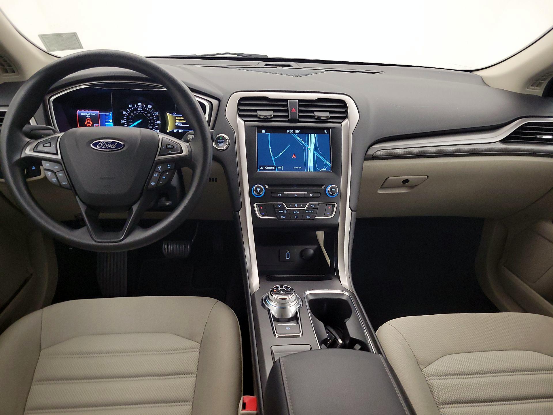 Thumbnail: 2017 Ford Fusion - 9