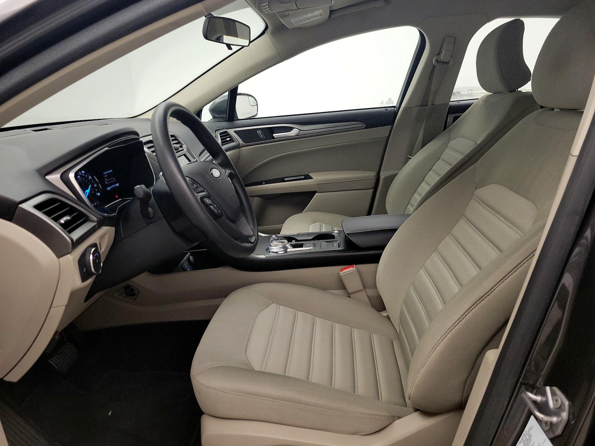 Thumbnail: 2017 Ford Fusion - 11