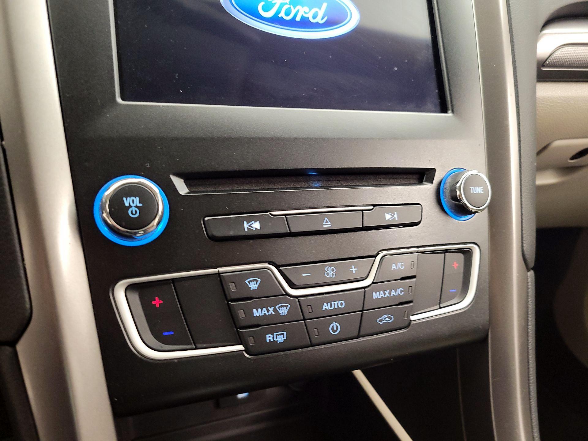 Thumbnail: 2017 Ford Fusion - 17