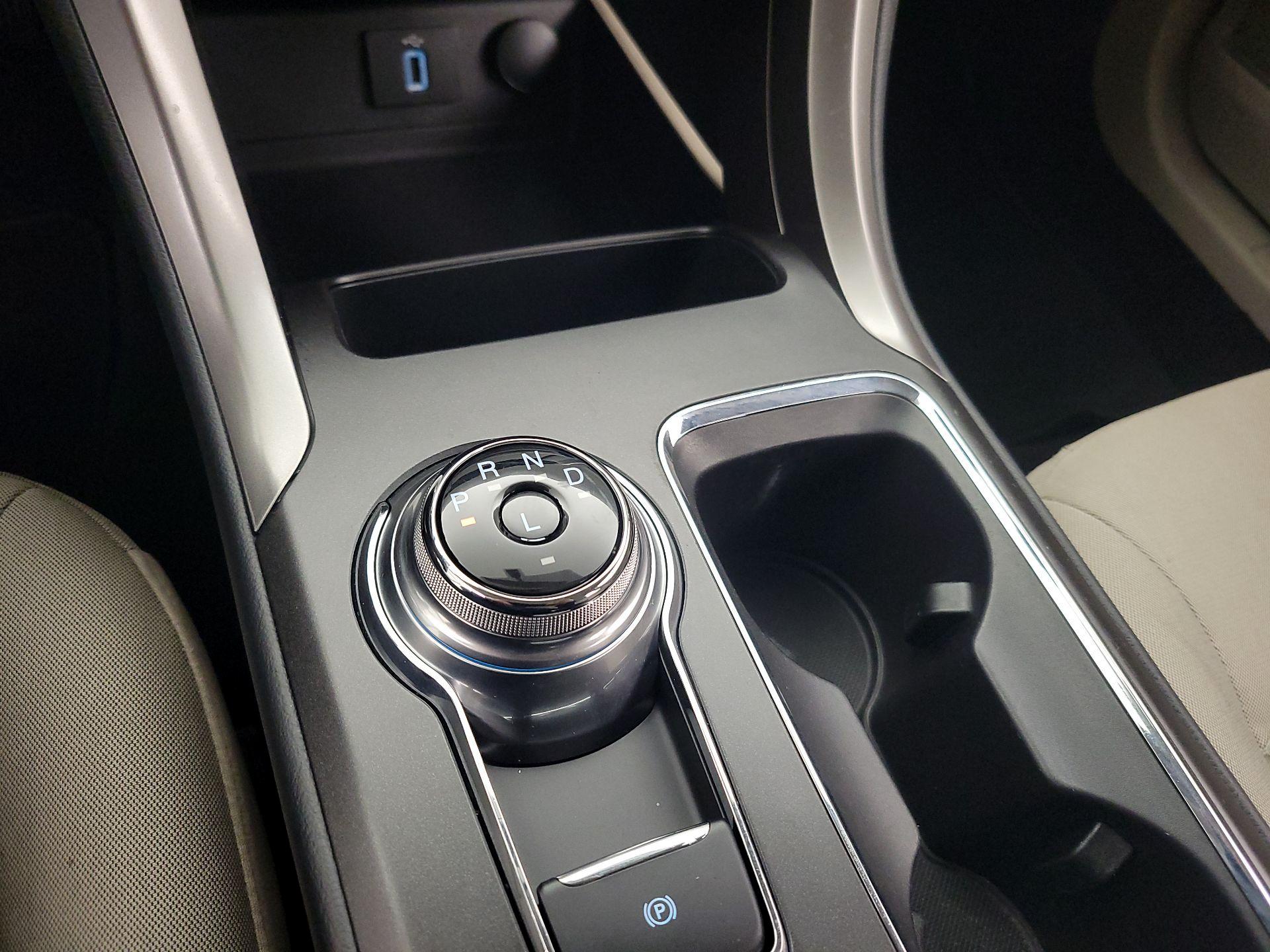 Thumbnail: 2017 Ford Fusion - 18