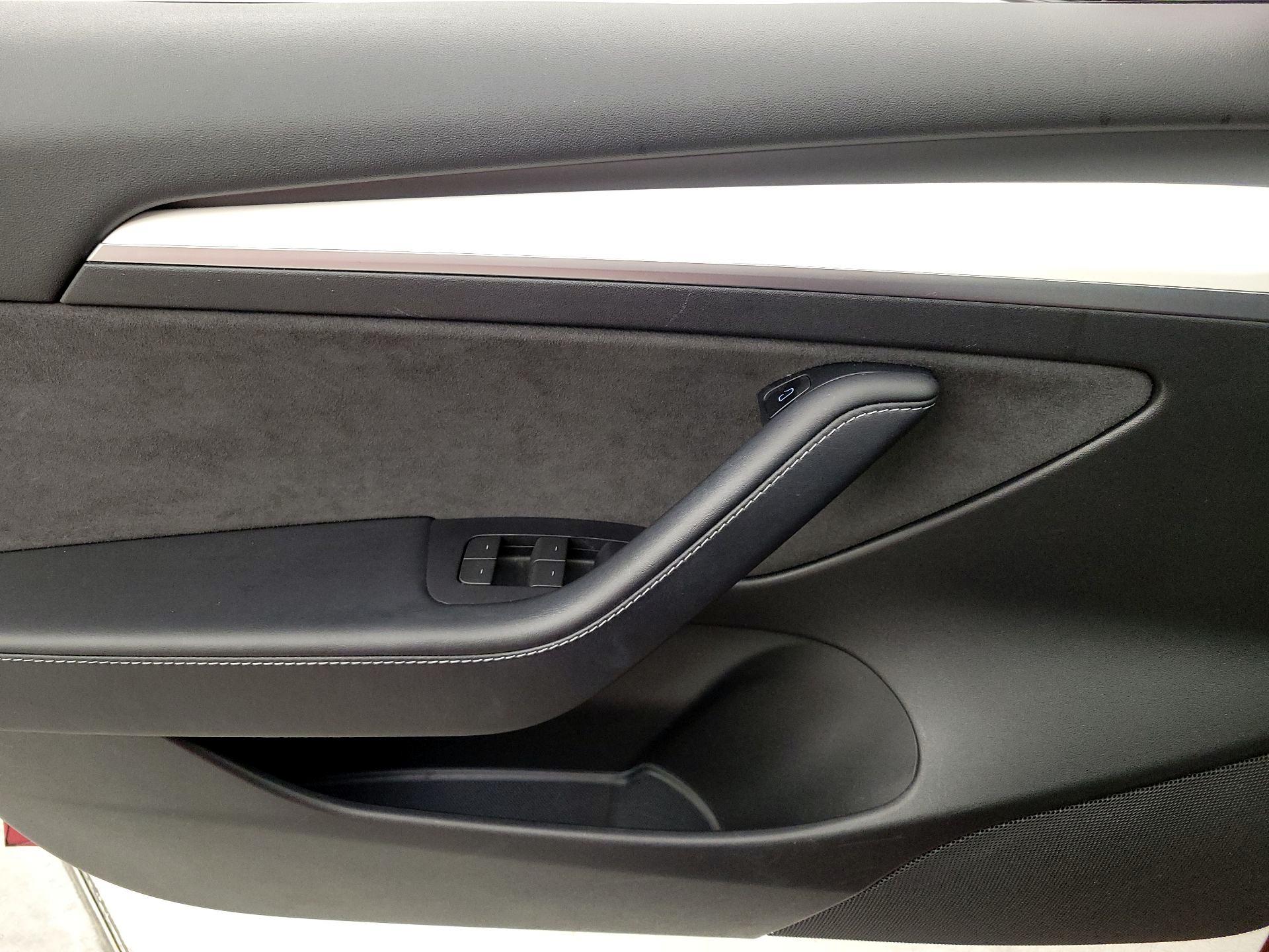 Thumbnail: 2022 Tesla Model 3 - 12