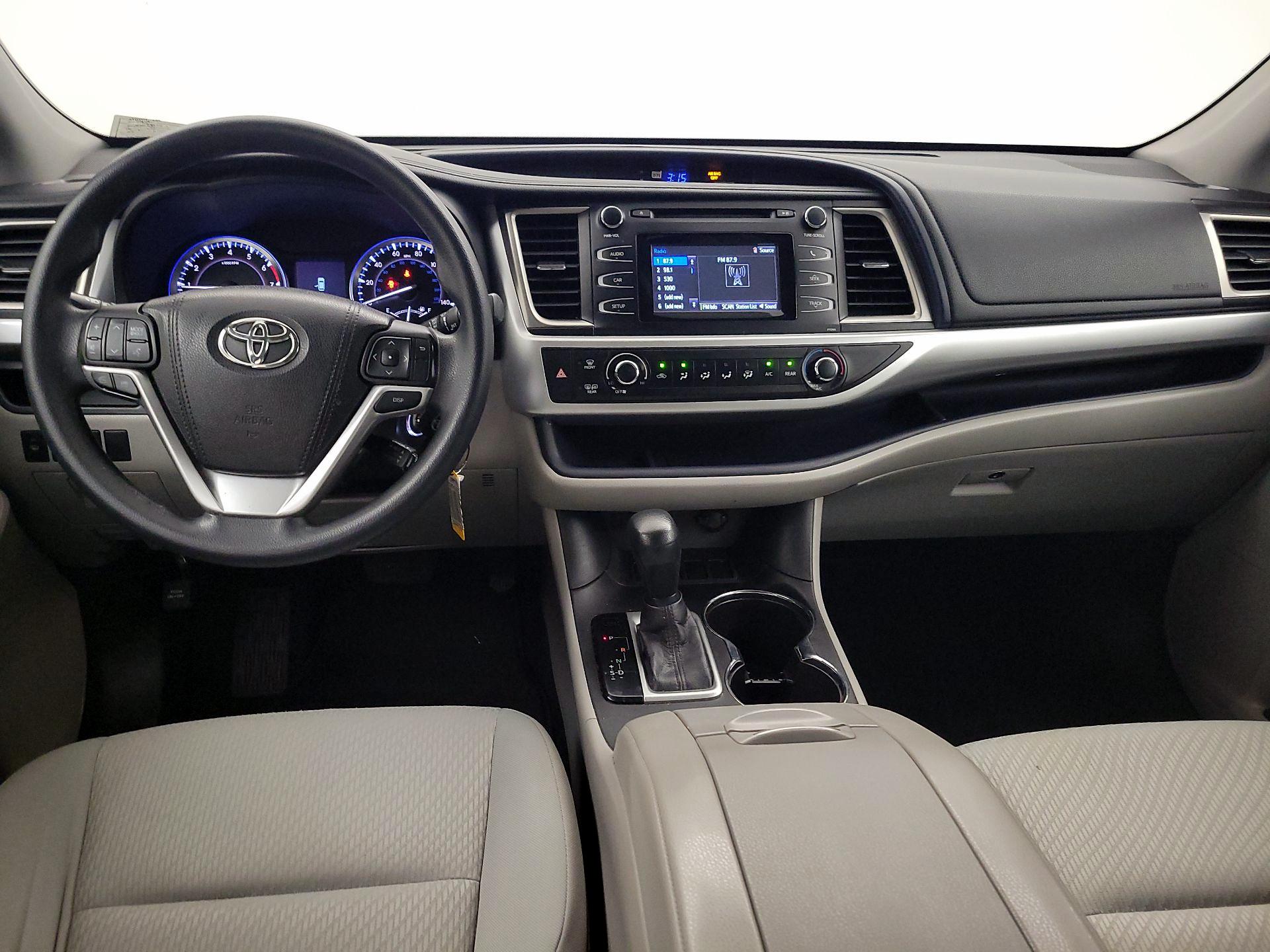 Thumbnail: 2016 Toyota Highlander - 9