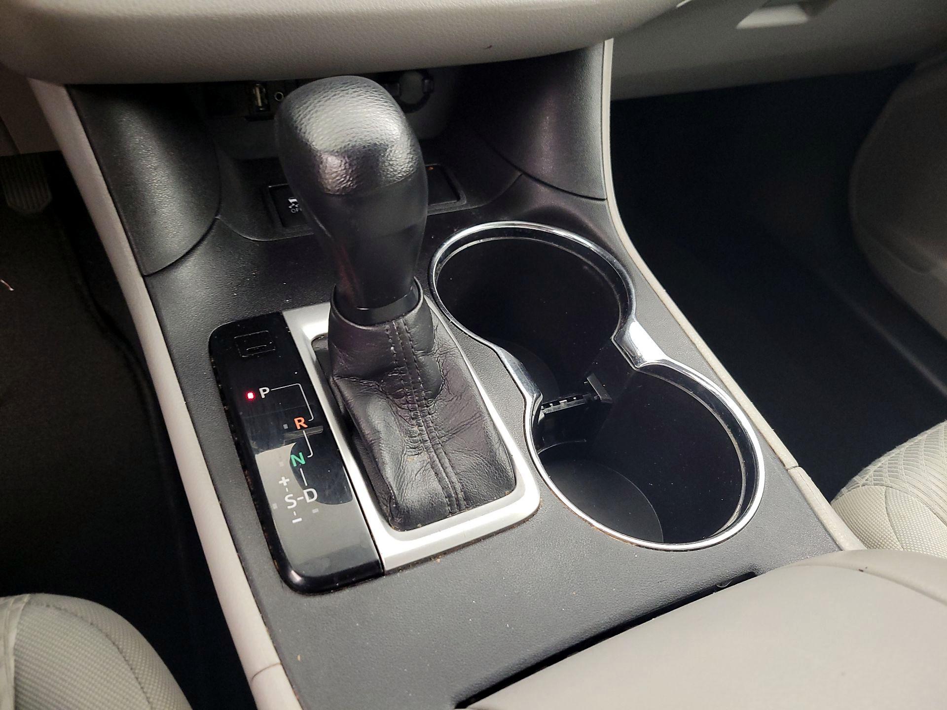 Thumbnail: 2016 Toyota Highlander - 17