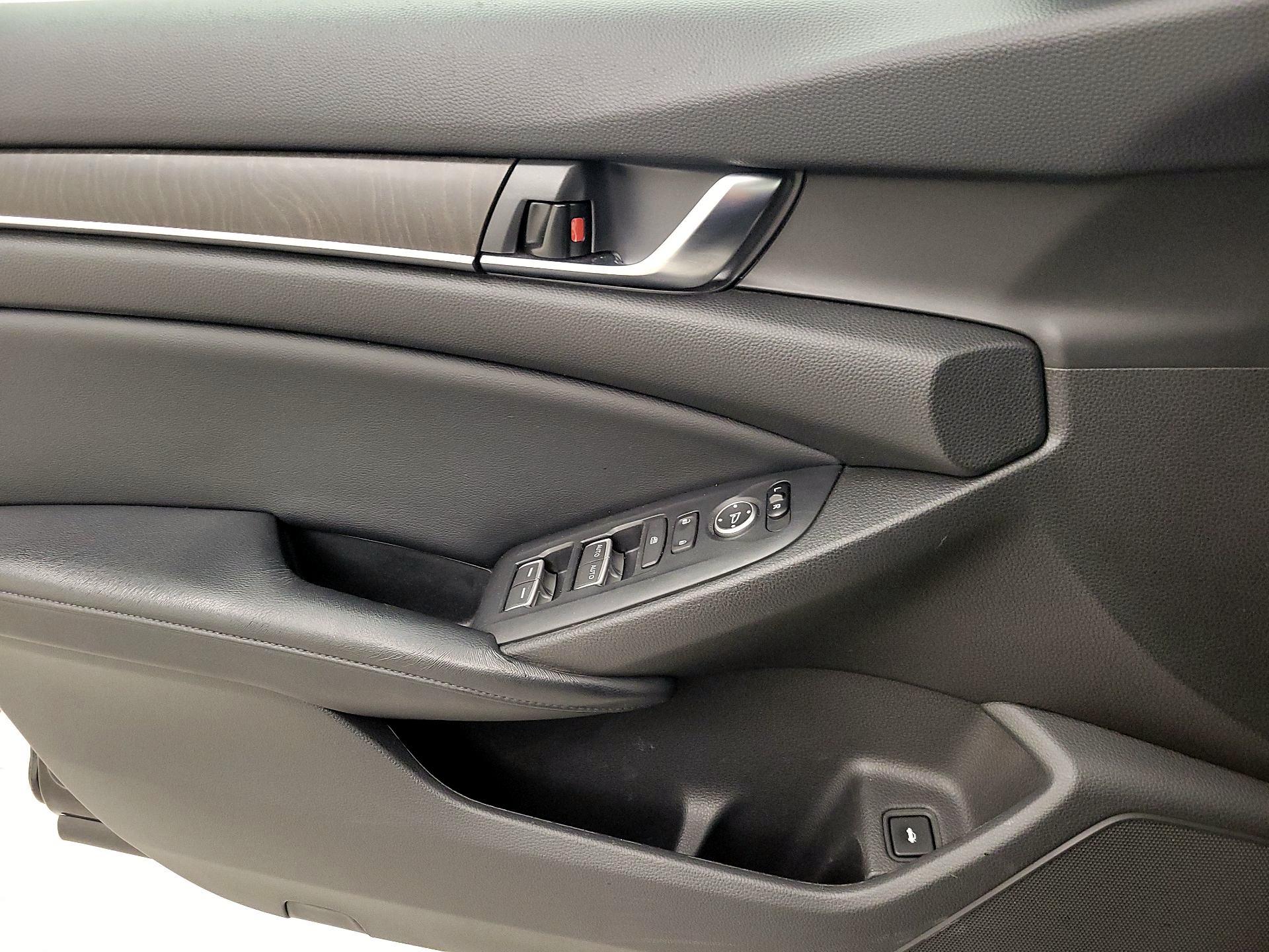 Thumbnail: 2018 Honda Accord - 12