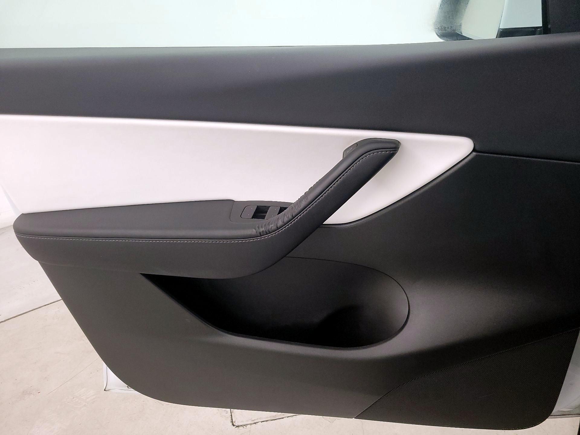 Thumbnail: 2022 Tesla Model Y - 12