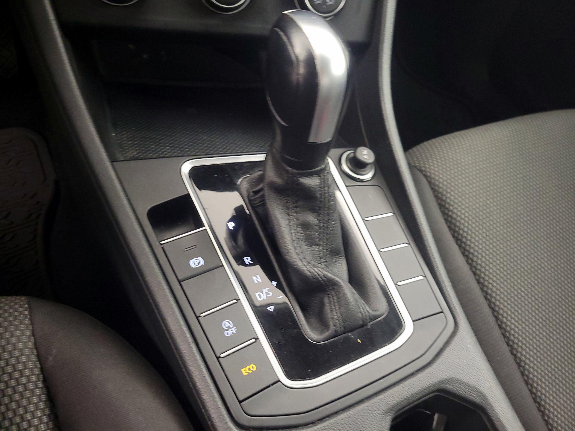 Thumbnail: 2020 Volkswagen Jetta - 17