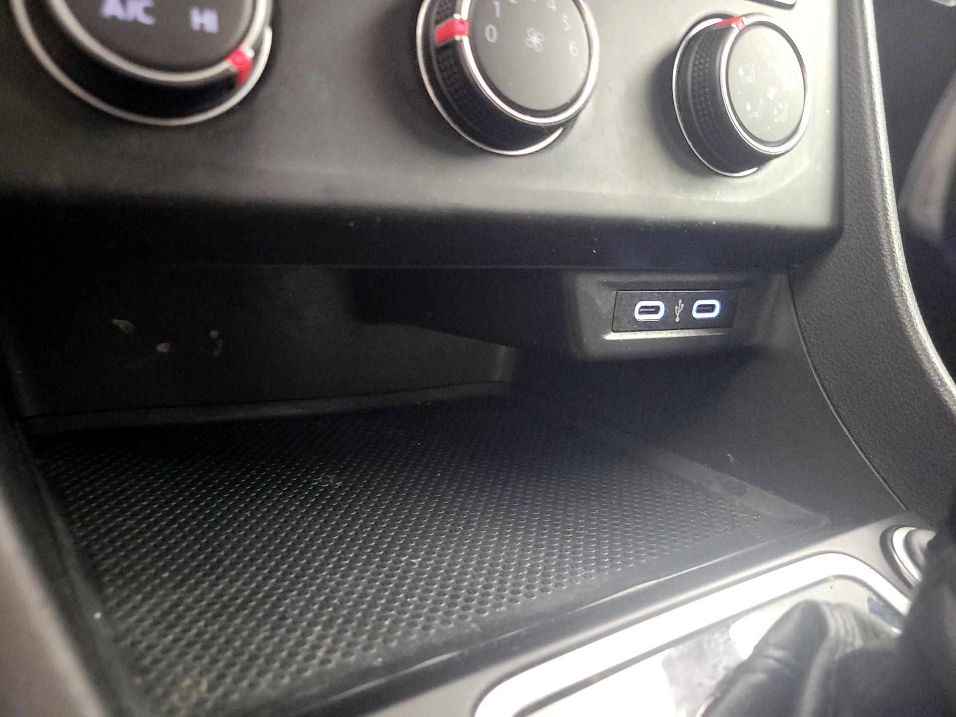 Thumbnail: 2020 Volkswagen Jetta - 18