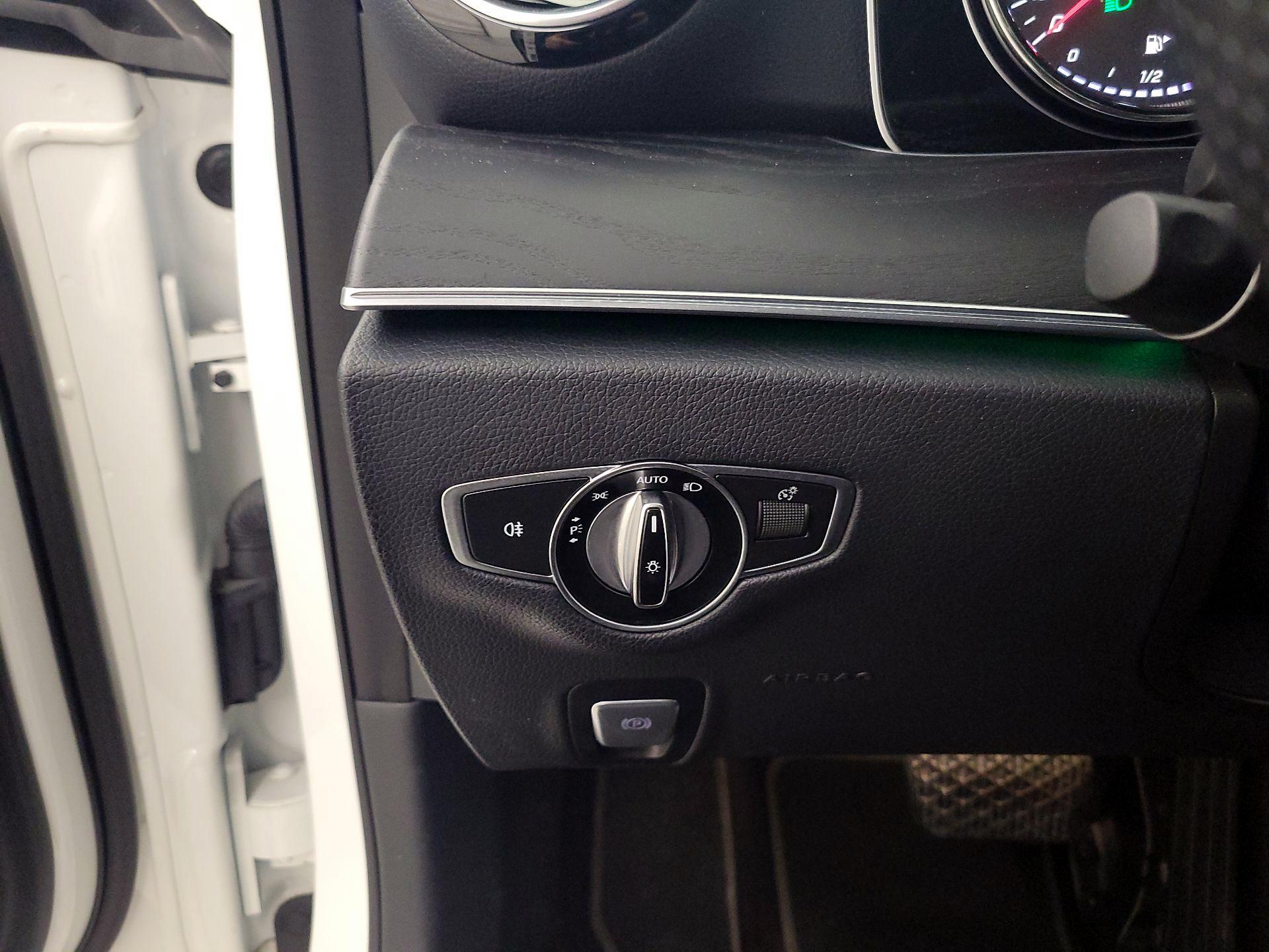 Thumbnail: 2017 Mercedes-Benz E-Class - 13