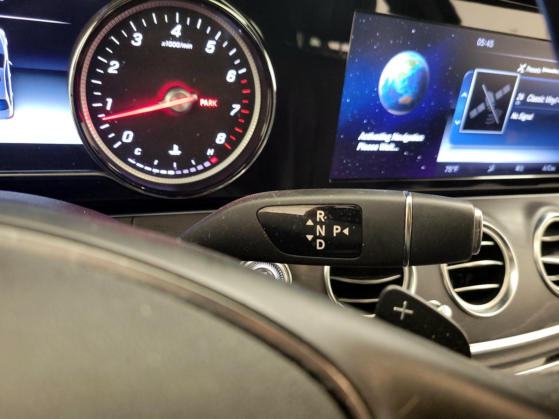 Thumbnail: 2017 Mercedes-Benz E-Class - 18