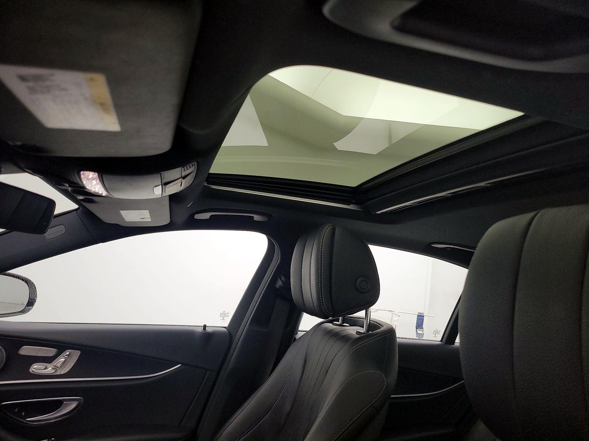 Thumbnail: 2017 Mercedes-Benz E-Class - 20