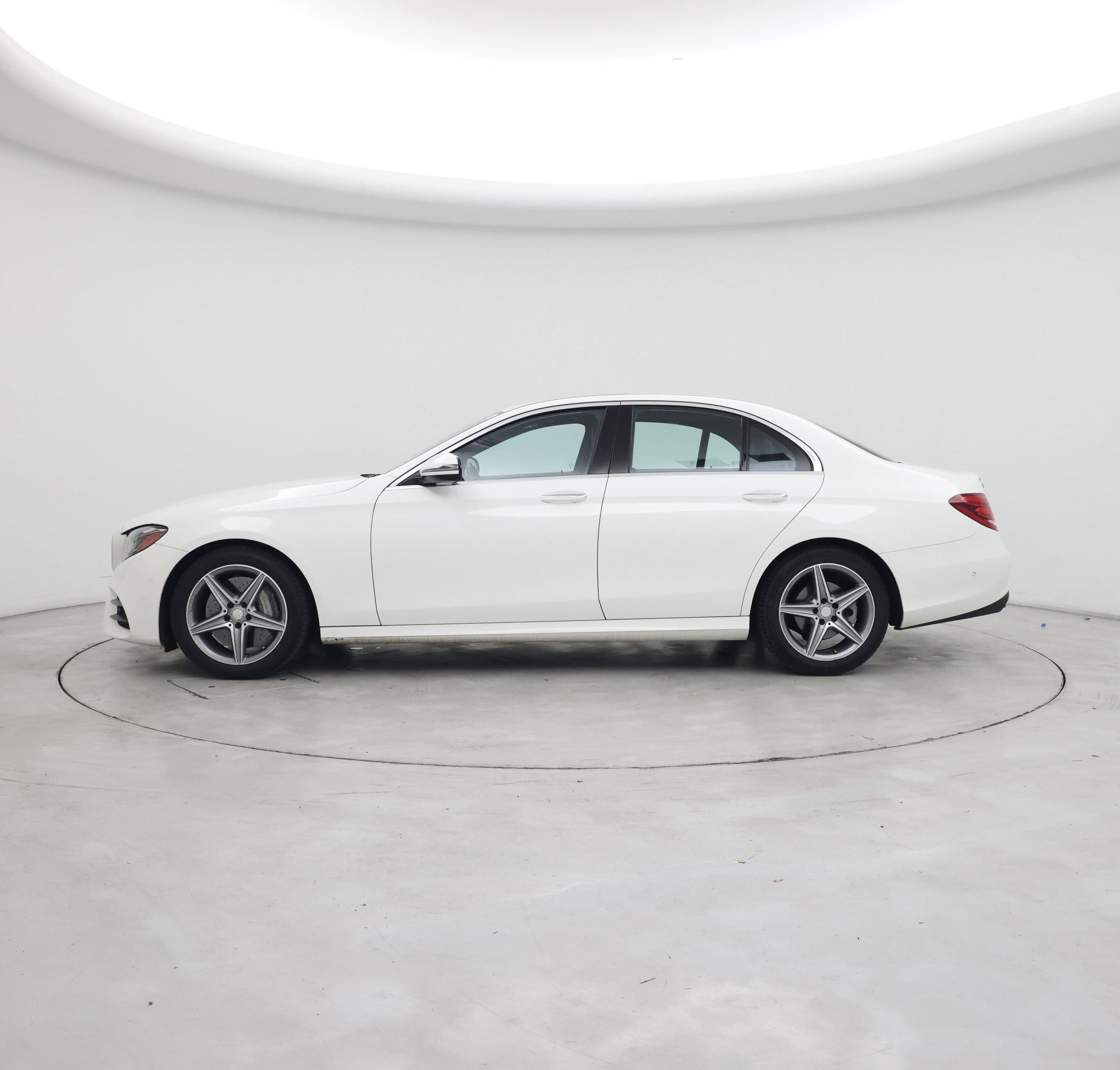 Thumbnail: 2017 Mercedes-Benz E-Class - 3