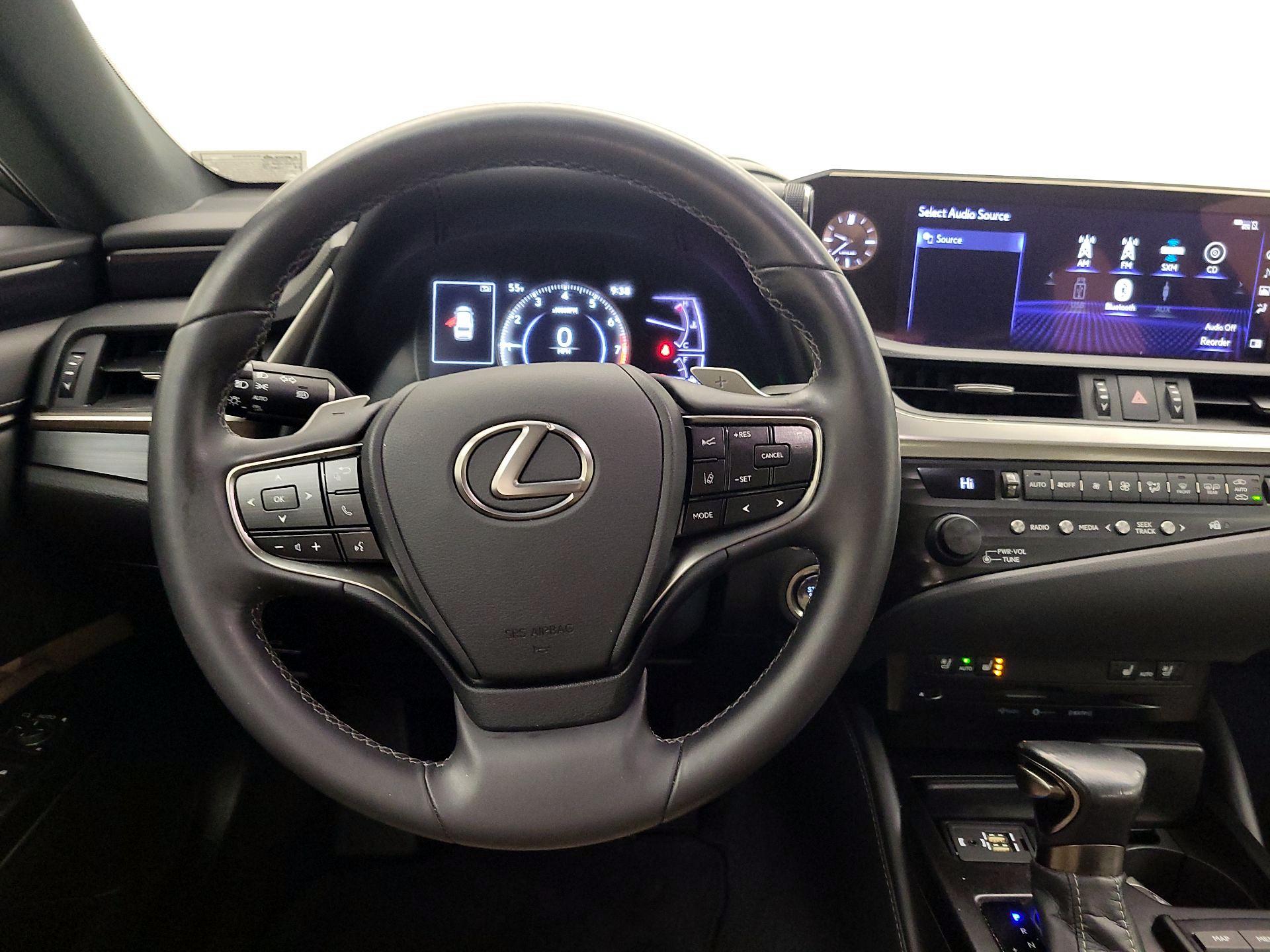 Thumbnail: 2020 Lexus ES - 10