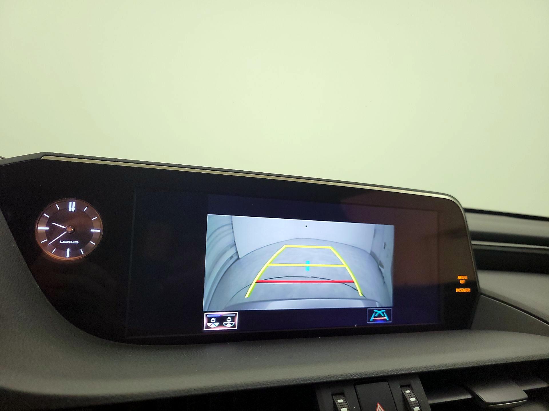 Thumbnail: 2020 Lexus ES - 14