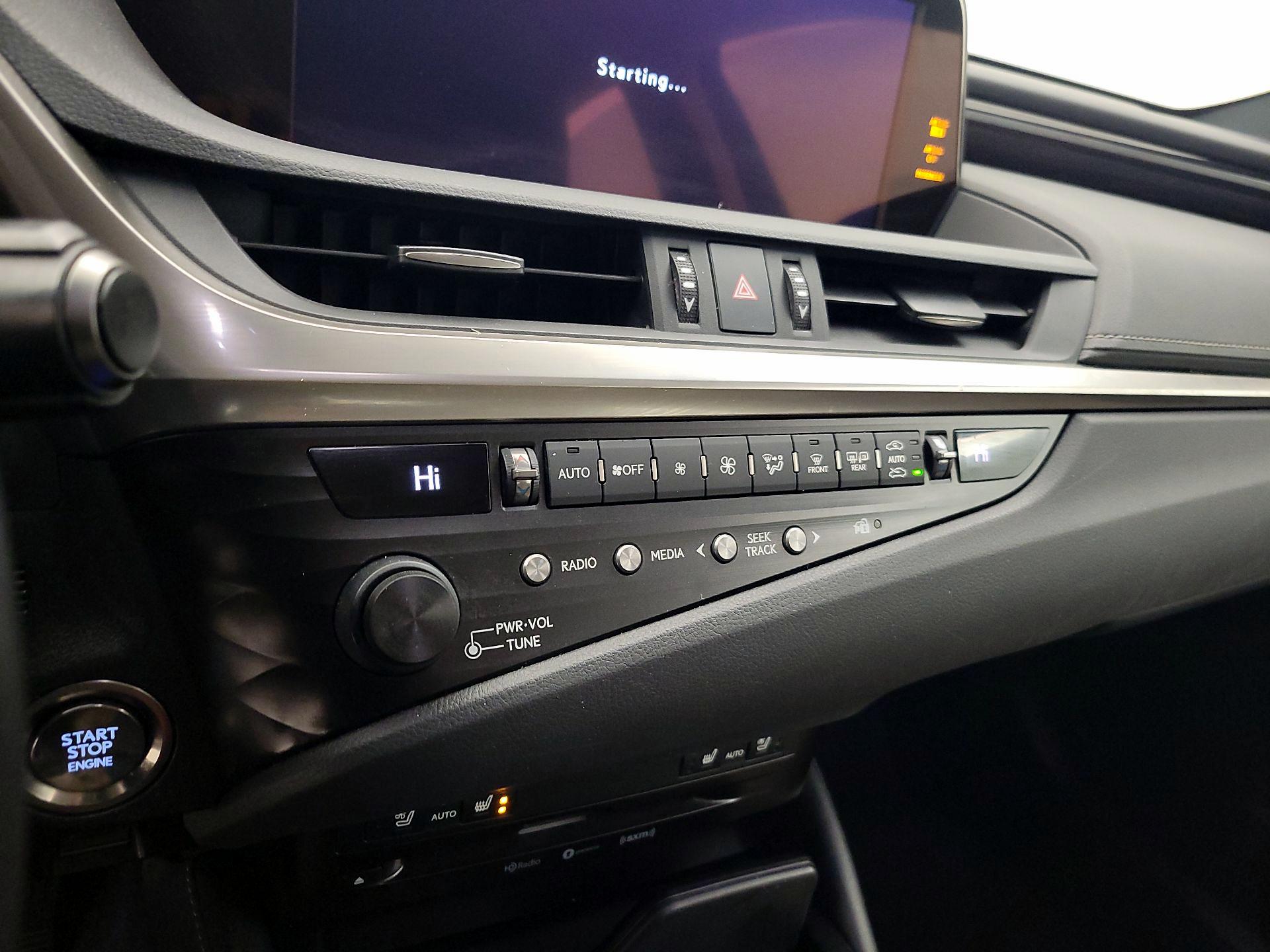 Thumbnail: 2020 Lexus ES - 16