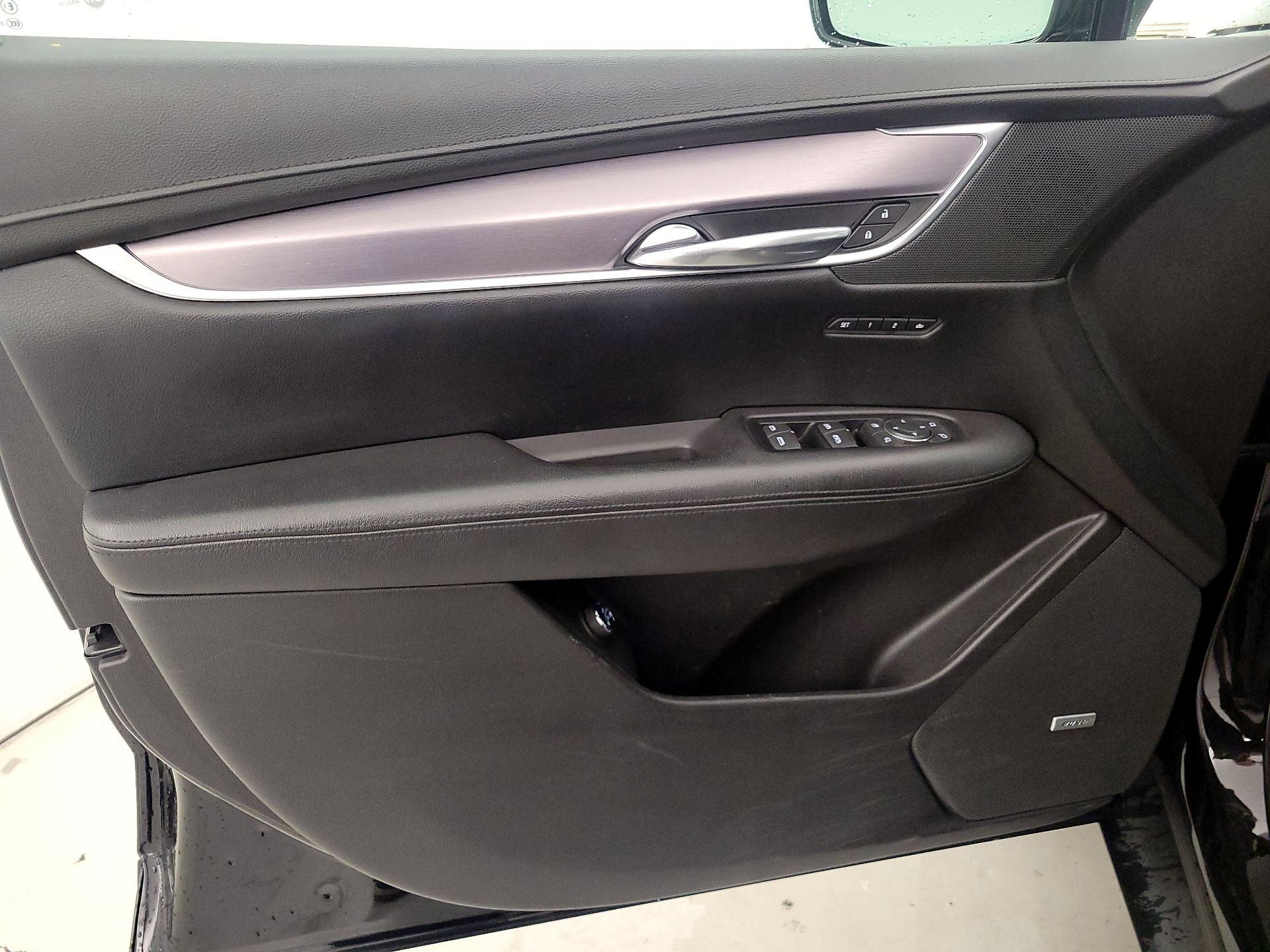 Thumbnail: 2018 Cadillac XT5 - 12