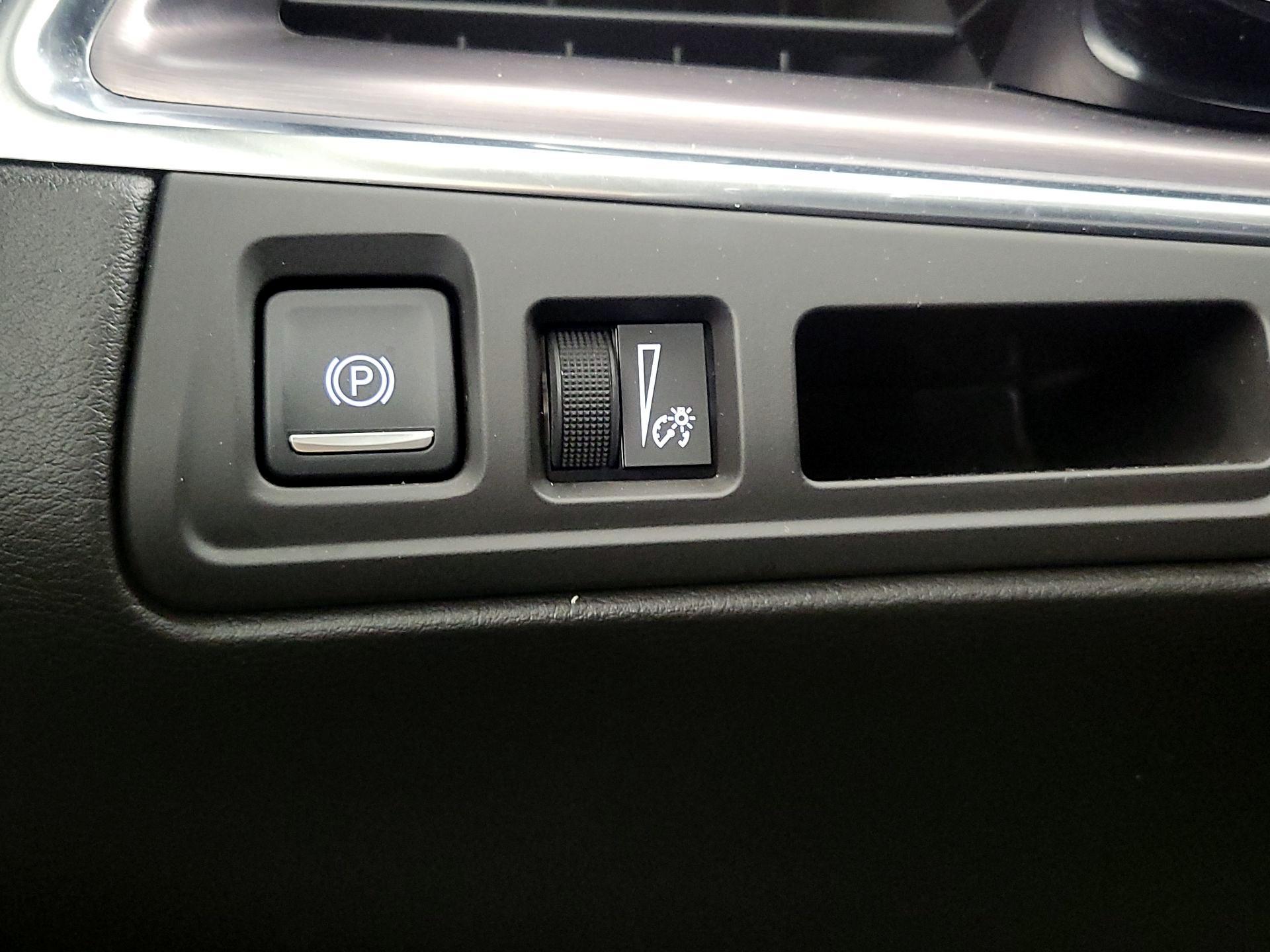 Thumbnail: 2018 Cadillac XT5 - 13