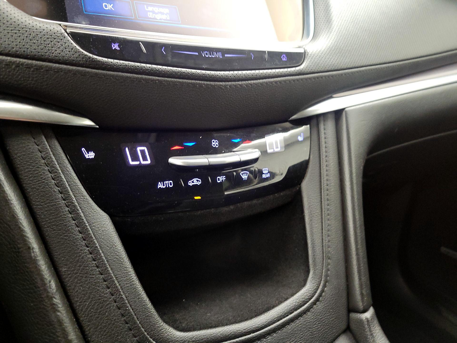 Thumbnail: 2018 Cadillac XT5 - 17