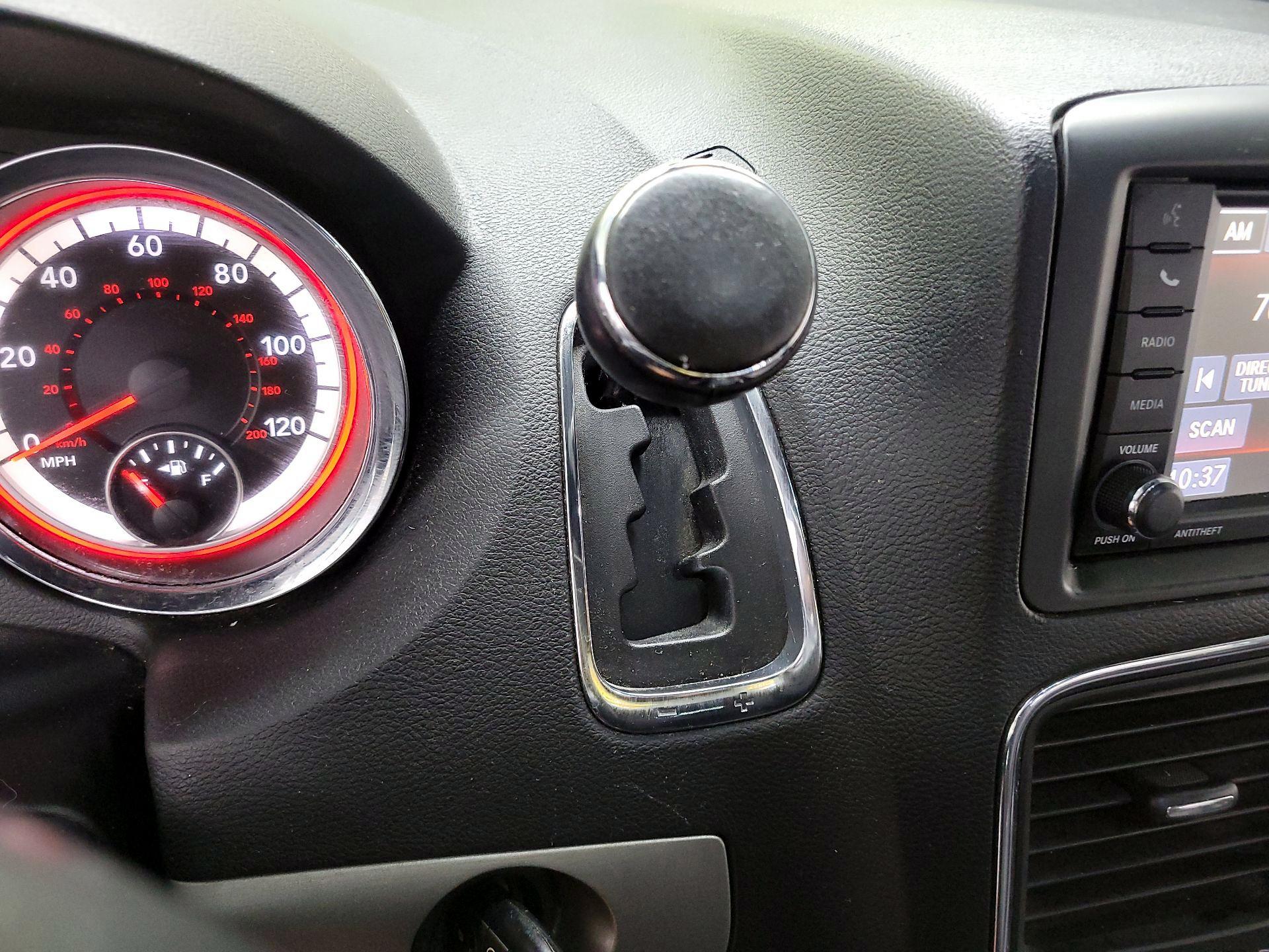 Thumbnail: 2019 Dodge Grand Caravan - 17