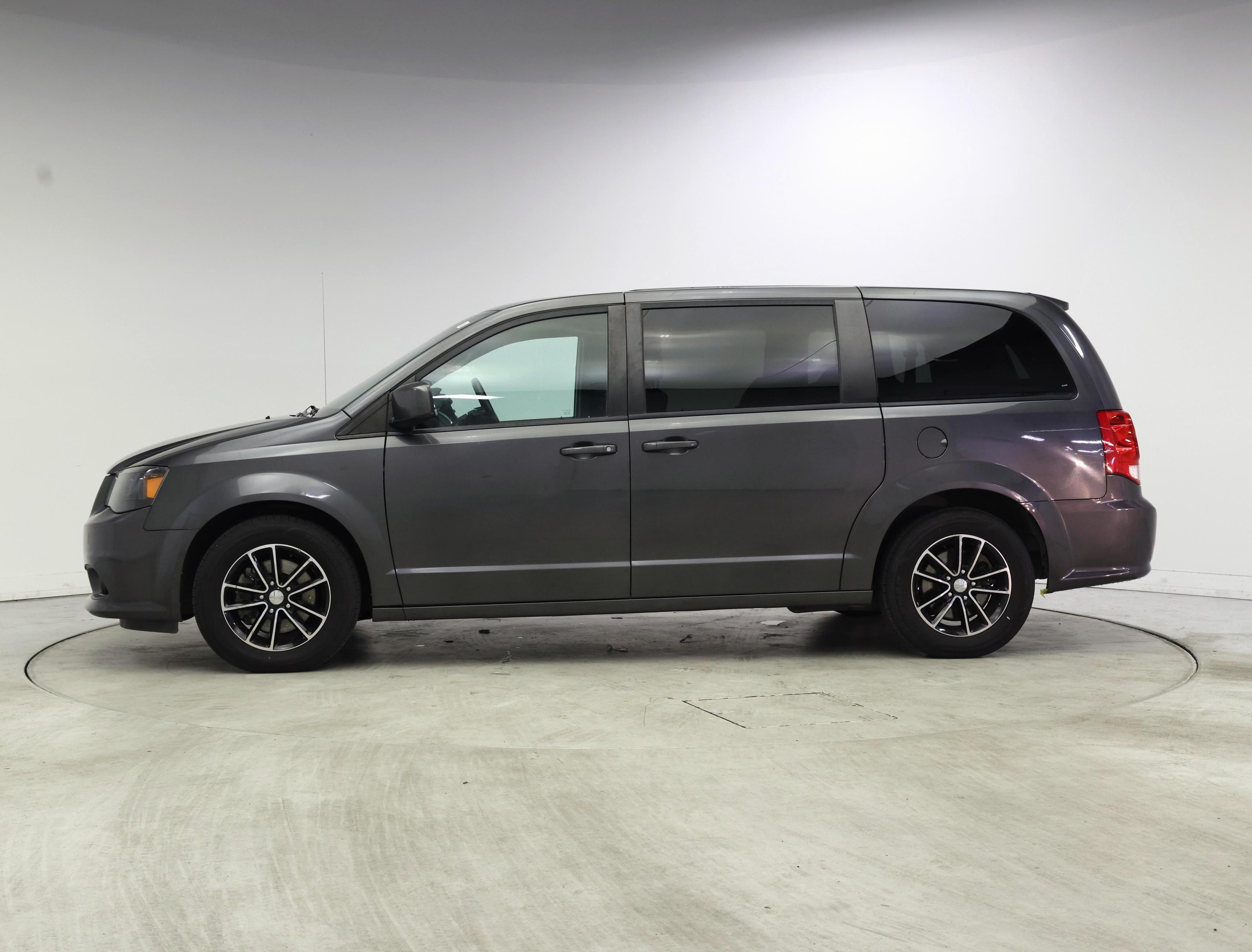 Thumbnail: 2019 Dodge Grand Caravan - 3