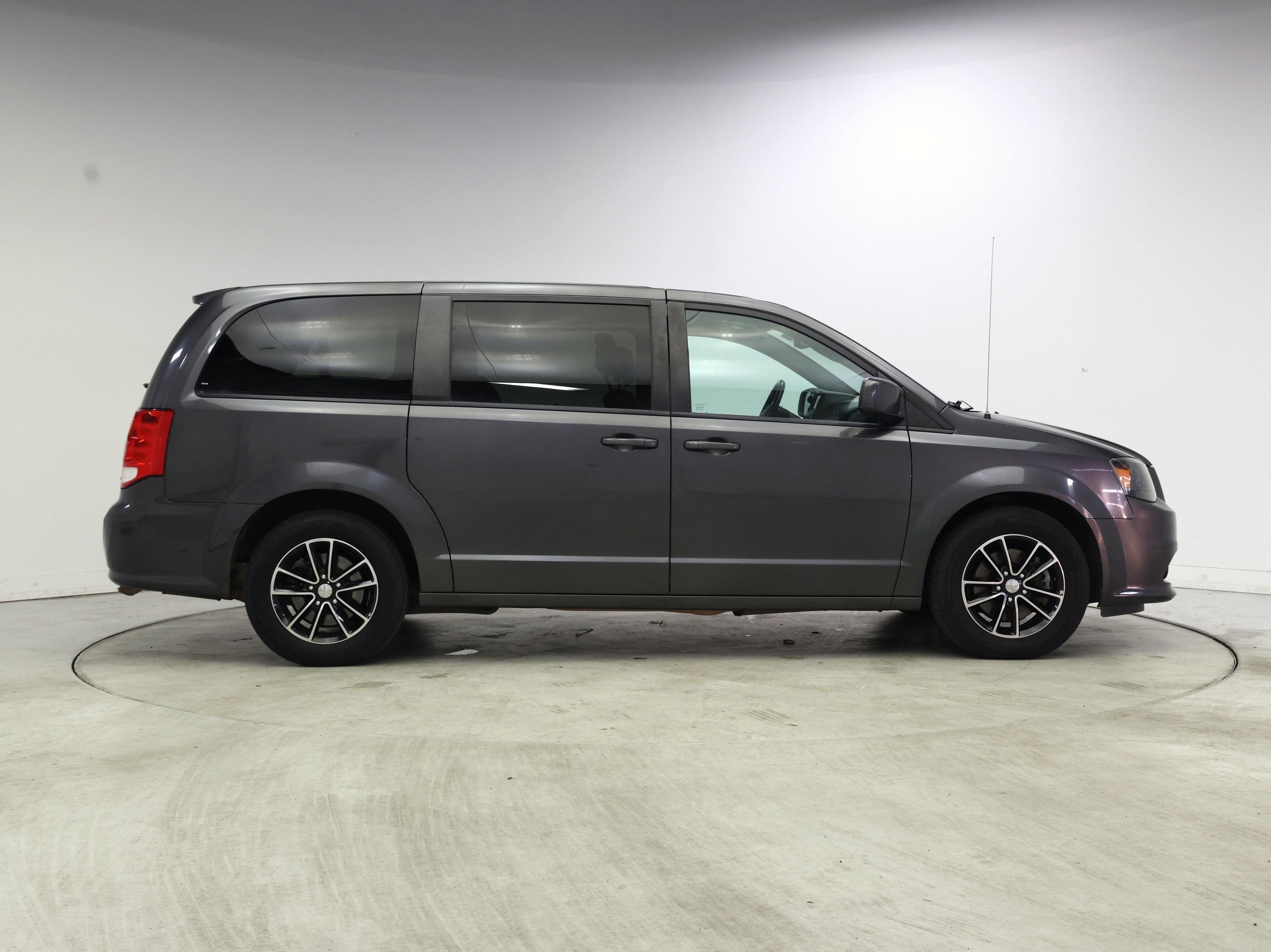 Thumbnail: 2019 Dodge Grand Caravan - 7