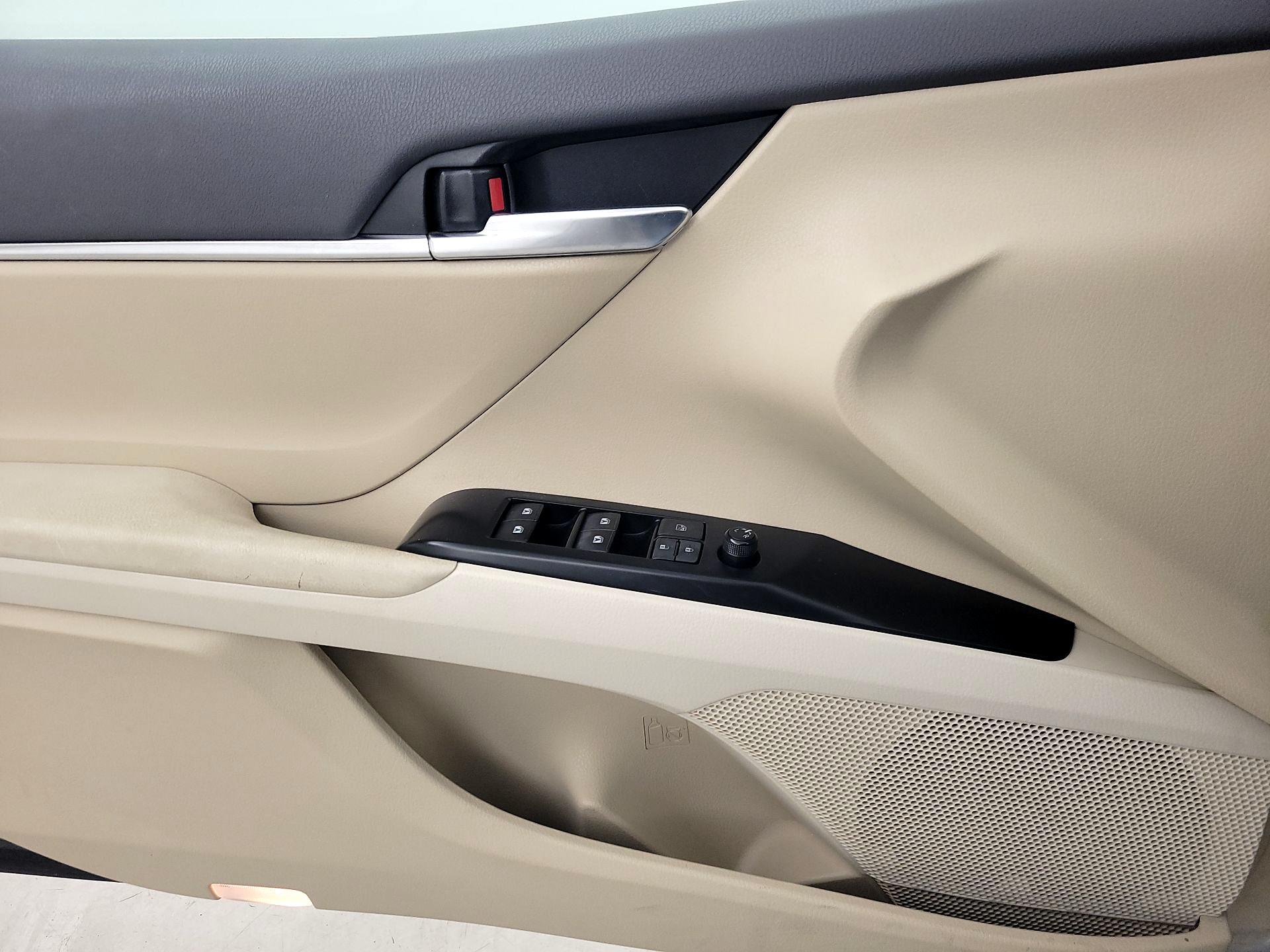 Thumbnail: 2018 Toyota Camry - 10