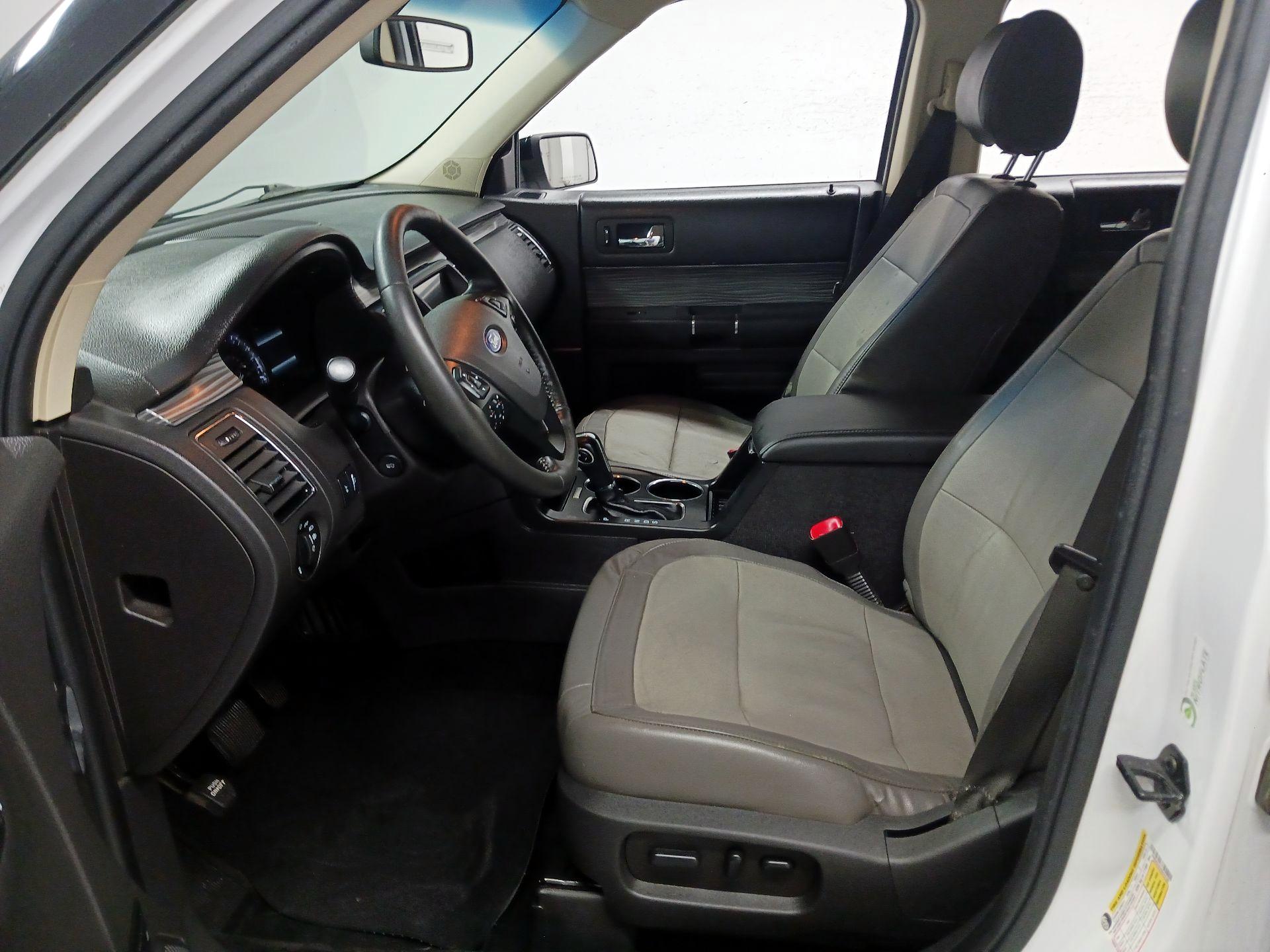 Thumbnail: 2016 Ford Flex - 9