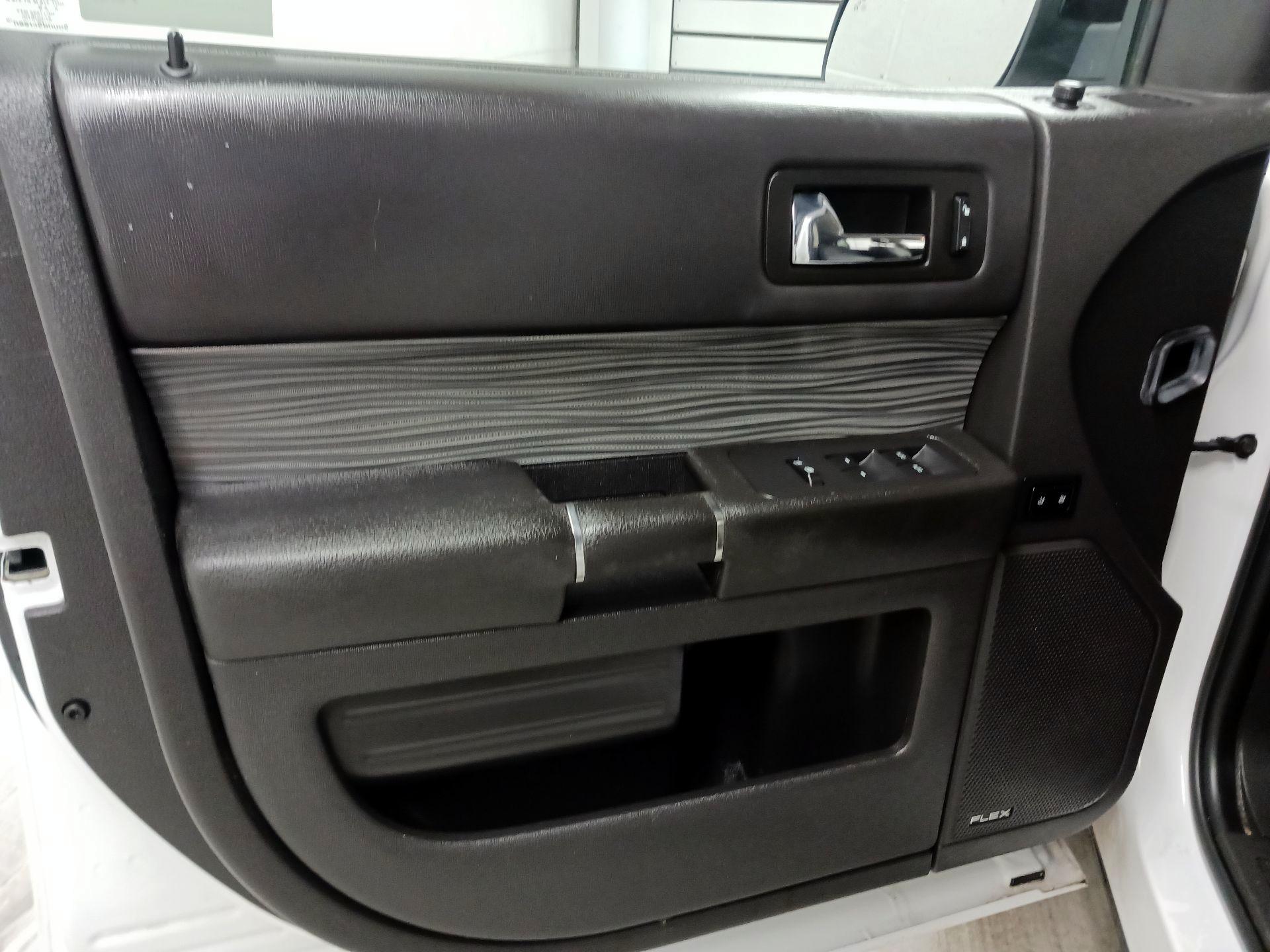 Thumbnail: 2016 Ford Flex - 10