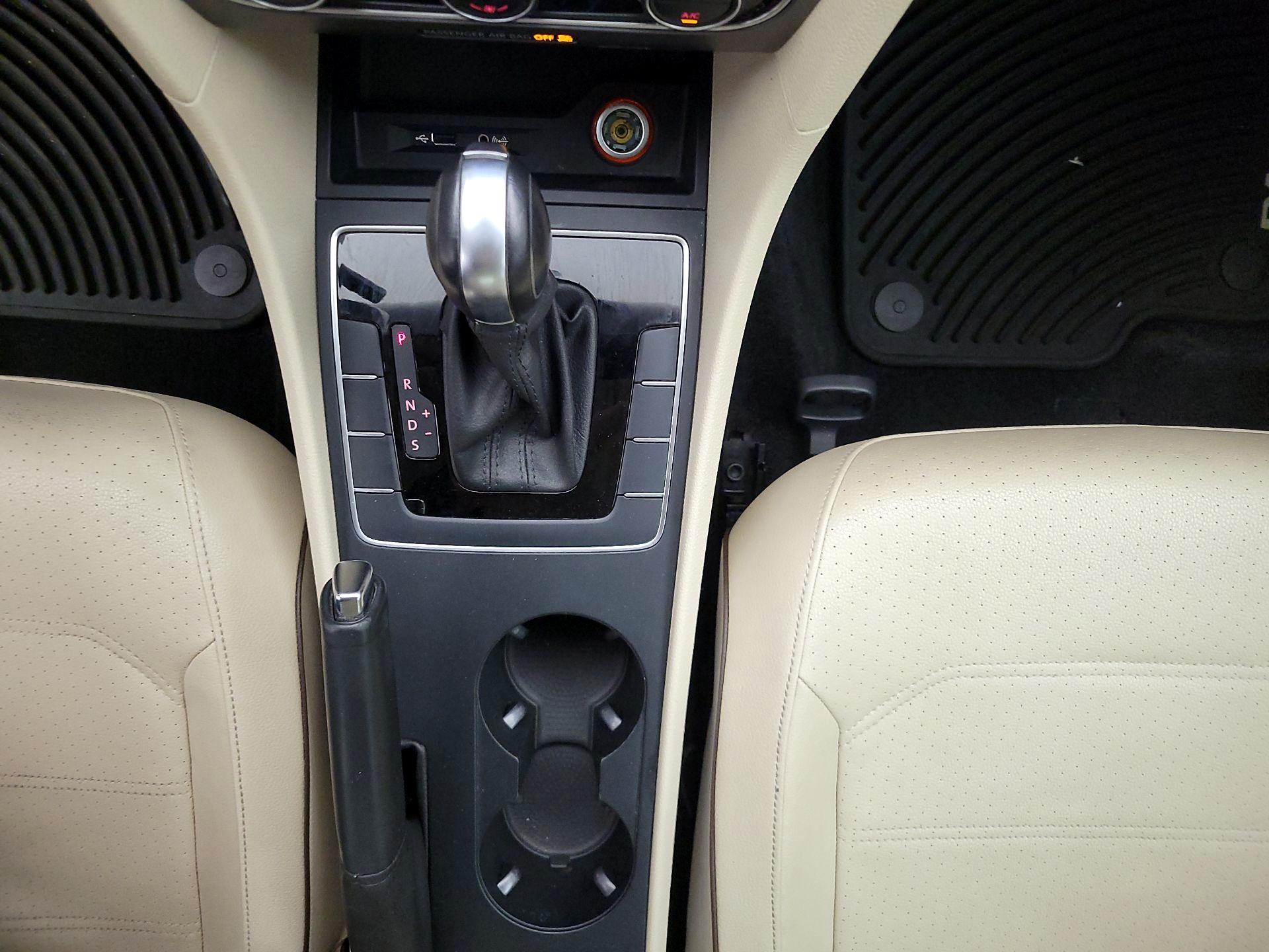 Thumbnail: 2017 Volkswagen Passat - 17