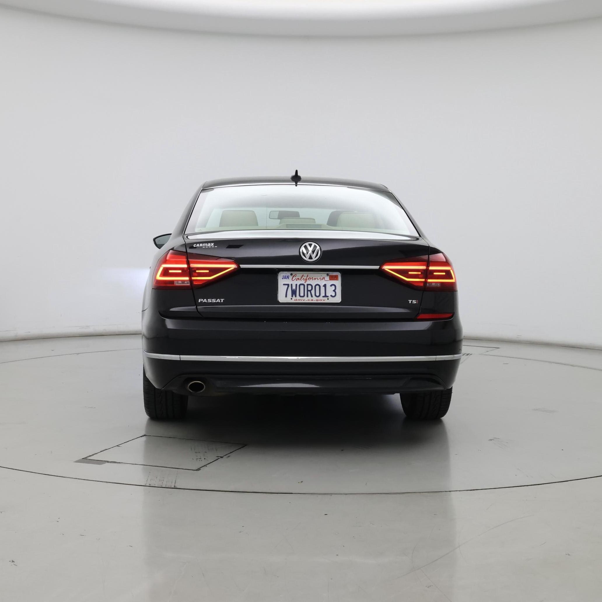 Thumbnail: 2017 Volkswagen Passat - 6