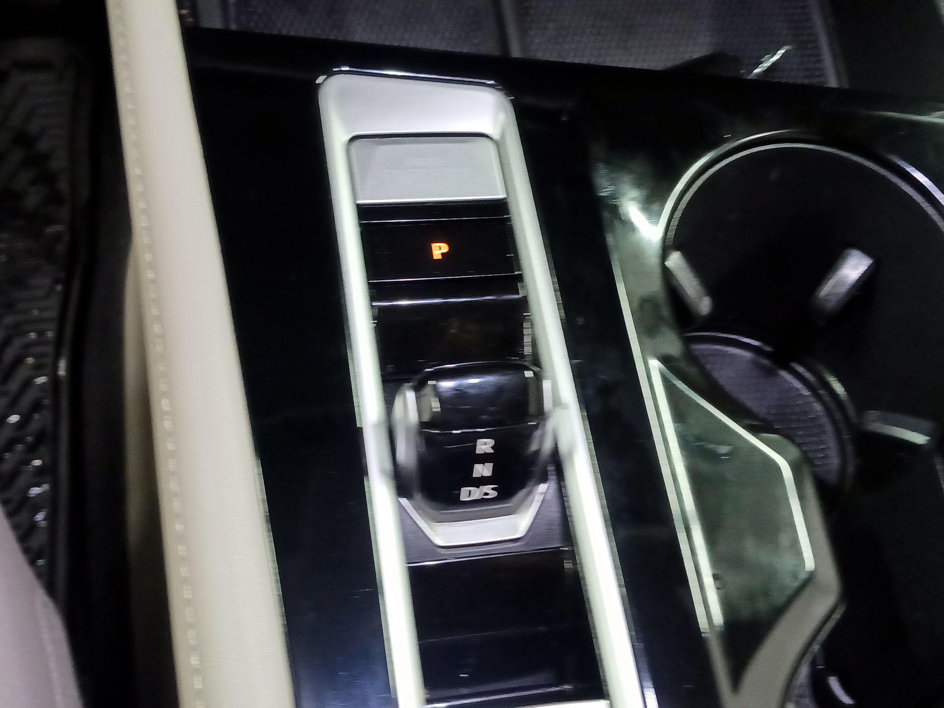 Thumbnail: 2024 Volkswagen Atlas - 16