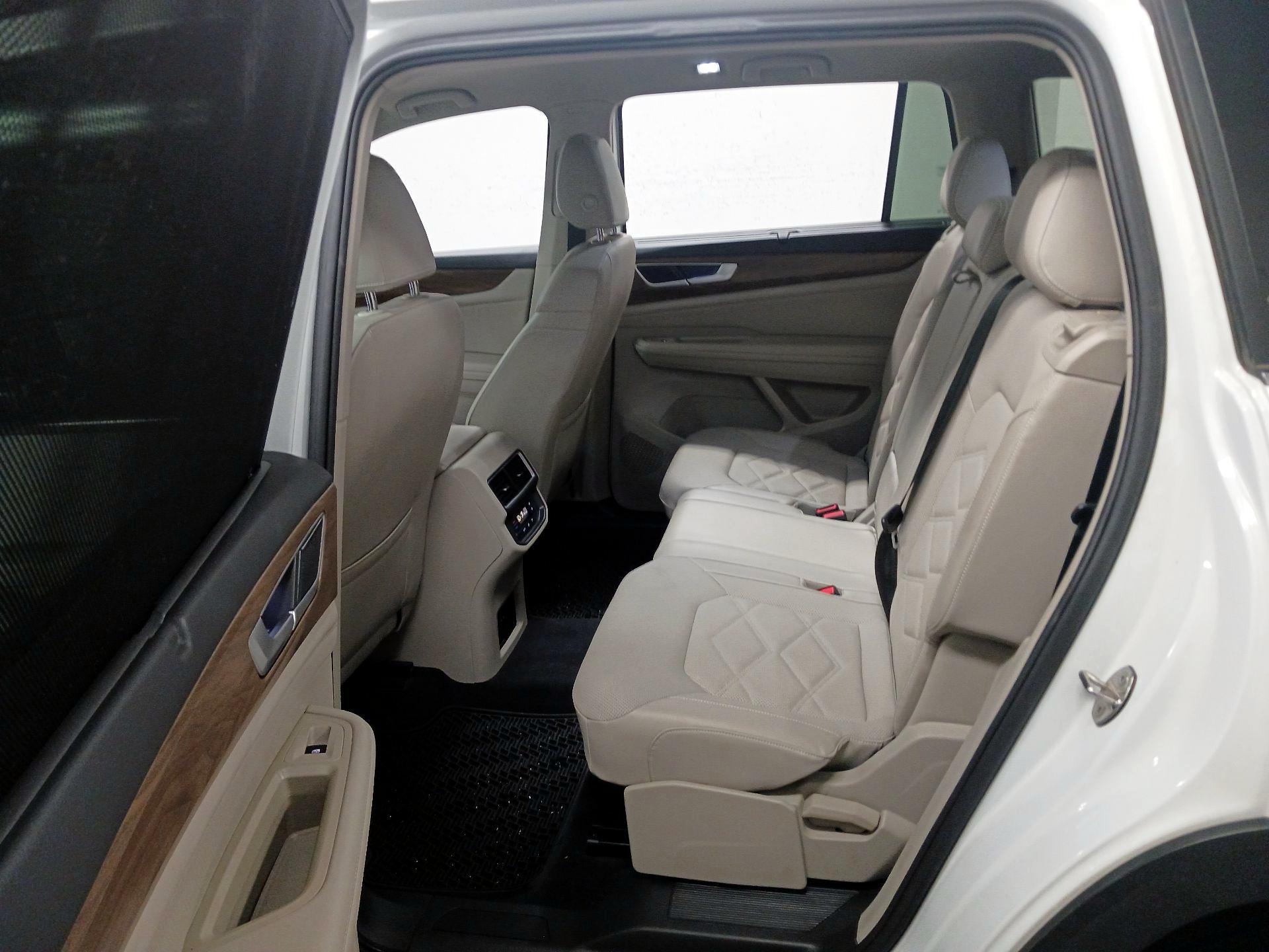 Thumbnail: 2024 Volkswagen Atlas - 17