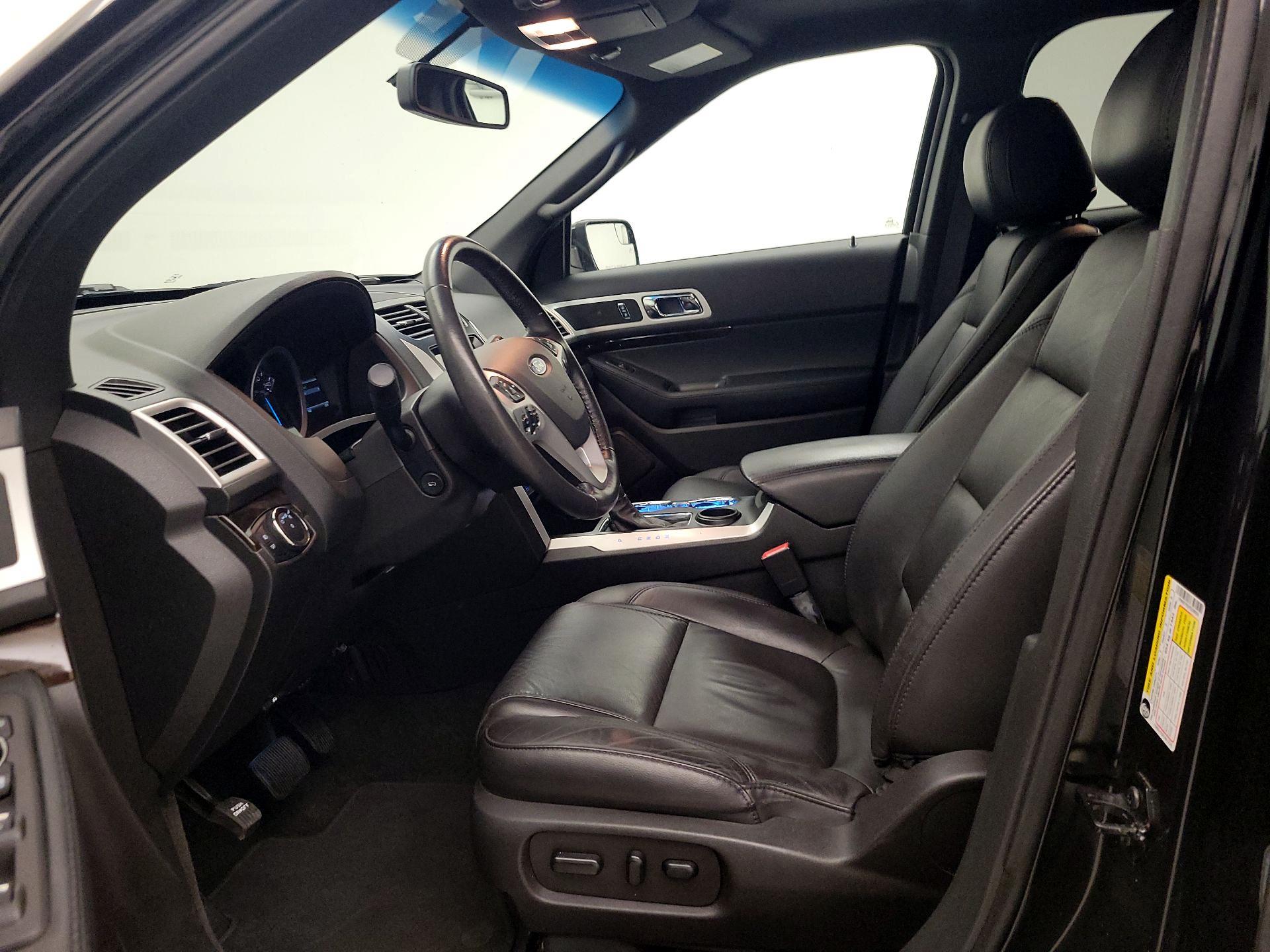 Thumbnail: 2015 Ford Explorer - 11