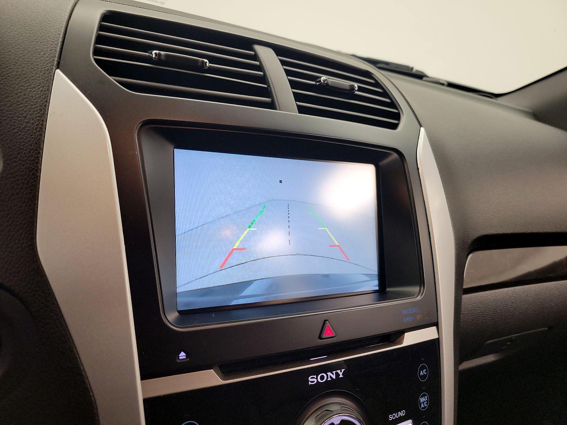 Thumbnail: 2015 Ford Explorer - 14