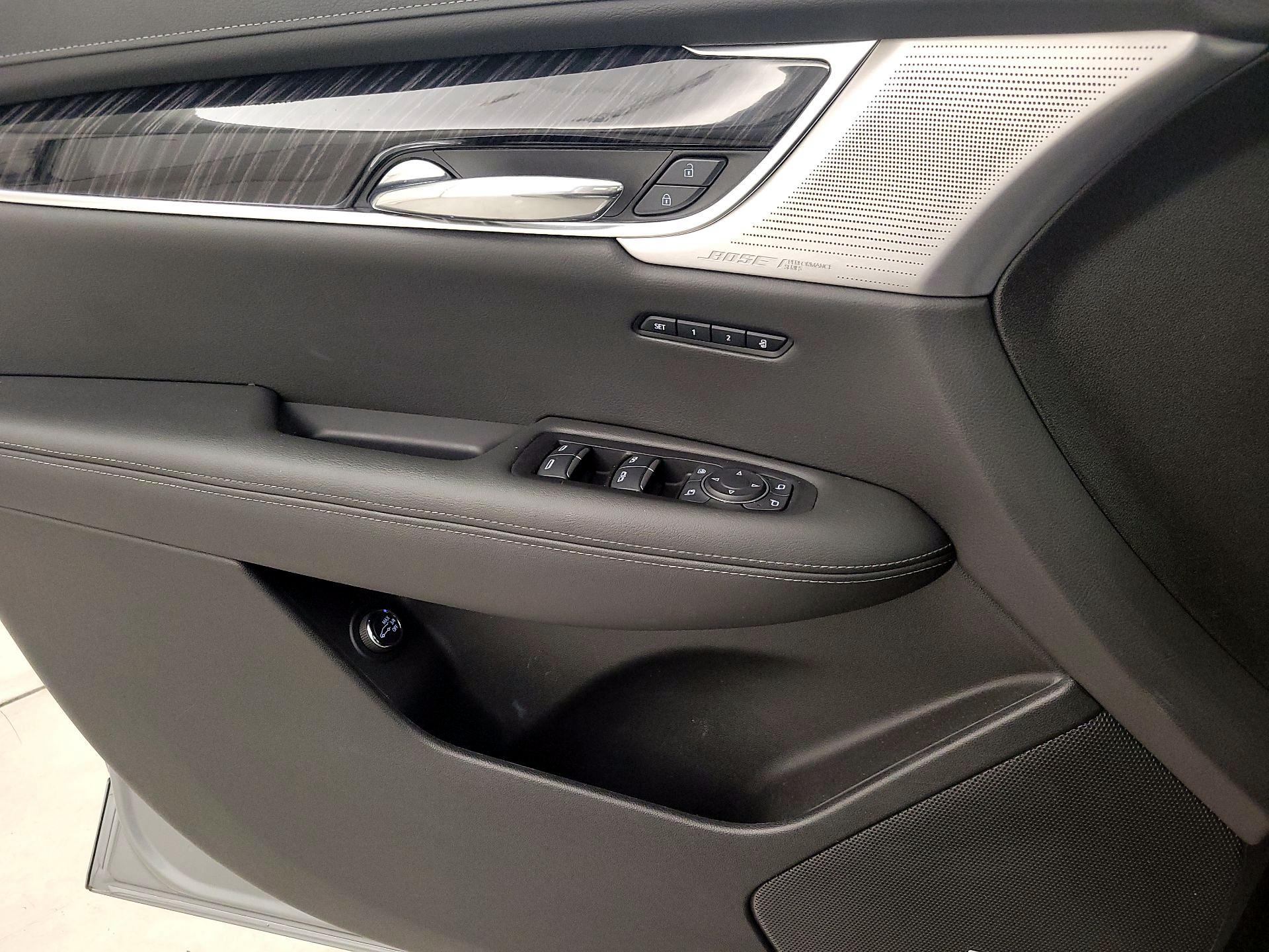 Thumbnail: 2025 Cadillac XT6 - 12