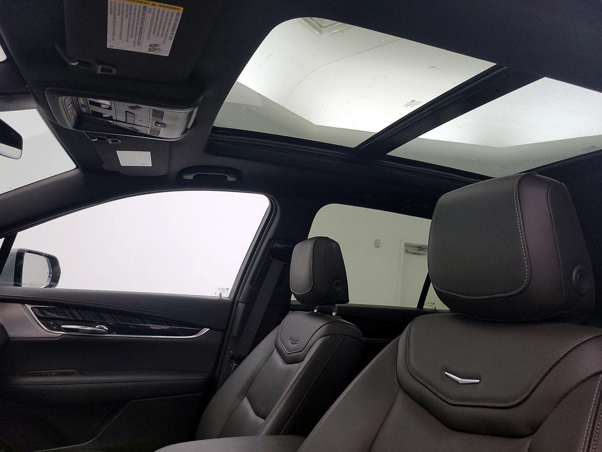 Thumbnail: 2025 Cadillac XT6 - 18