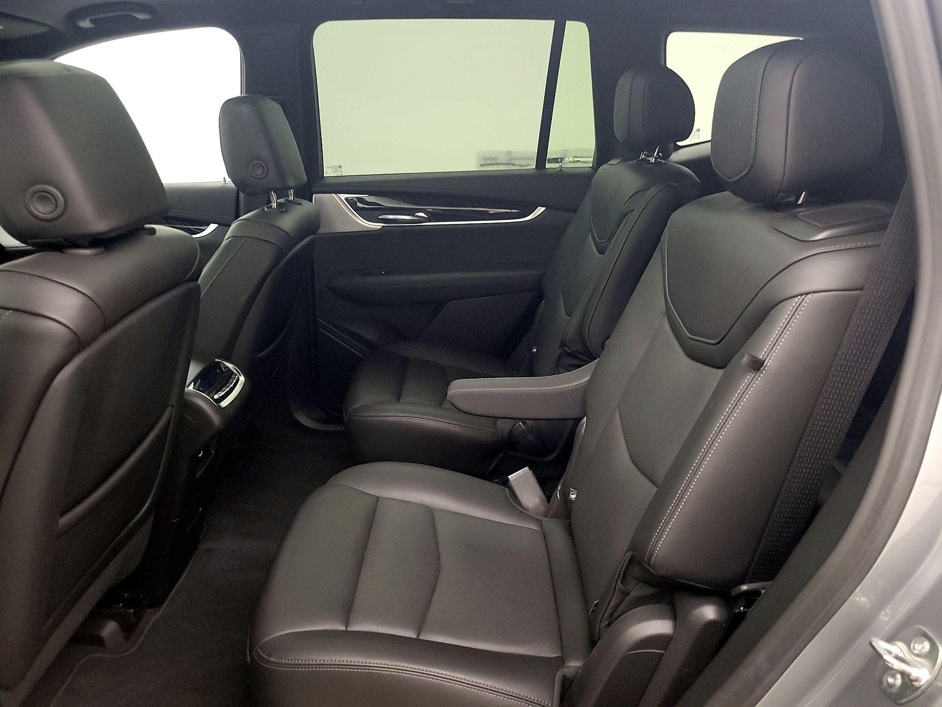 Thumbnail: 2025 Cadillac XT6 - 19