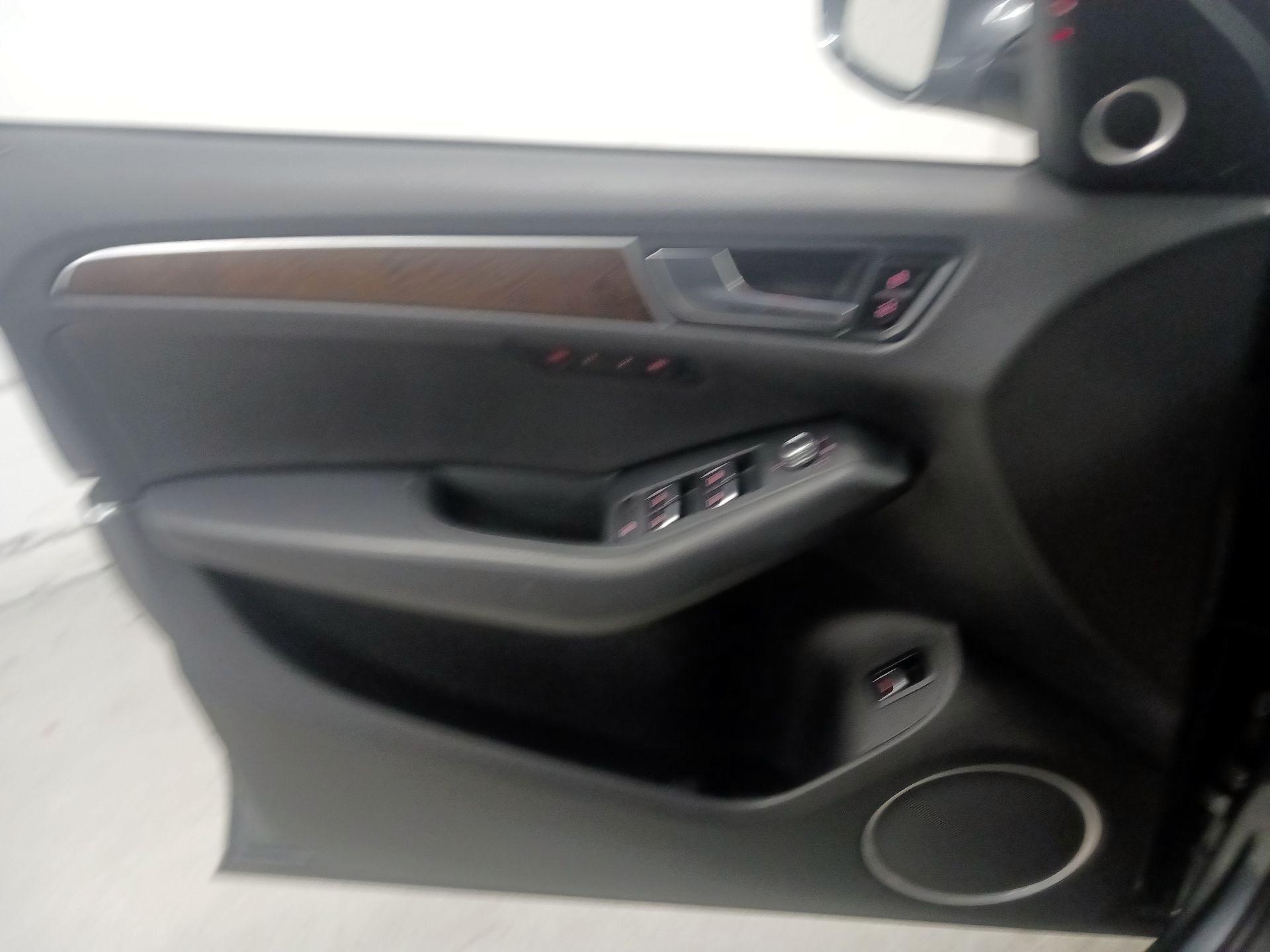 Thumbnail: 2016 Audi Q5 - 10