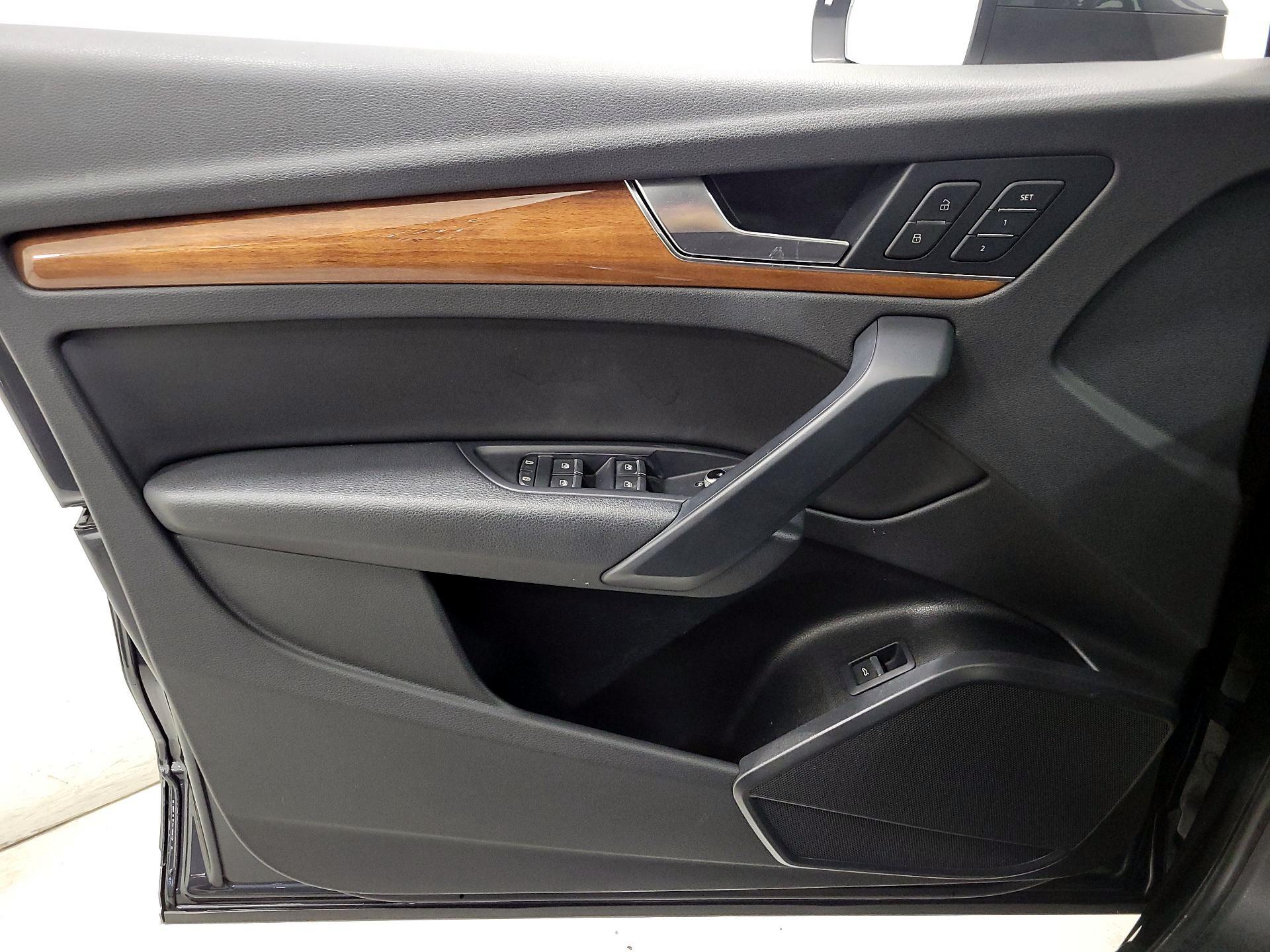 Thumbnail: 2021 Audi Q5 - 12