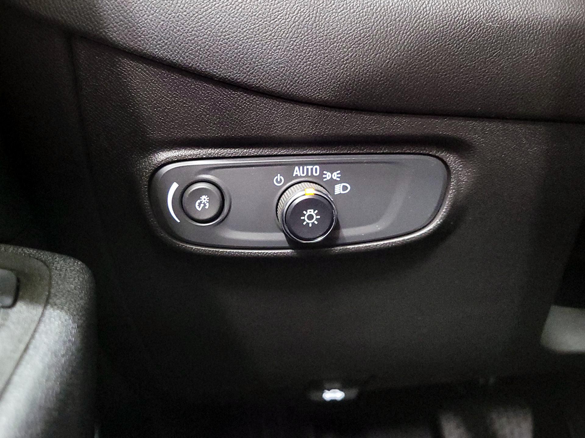 Thumbnail: 2022 Chevrolet Equinox - 13