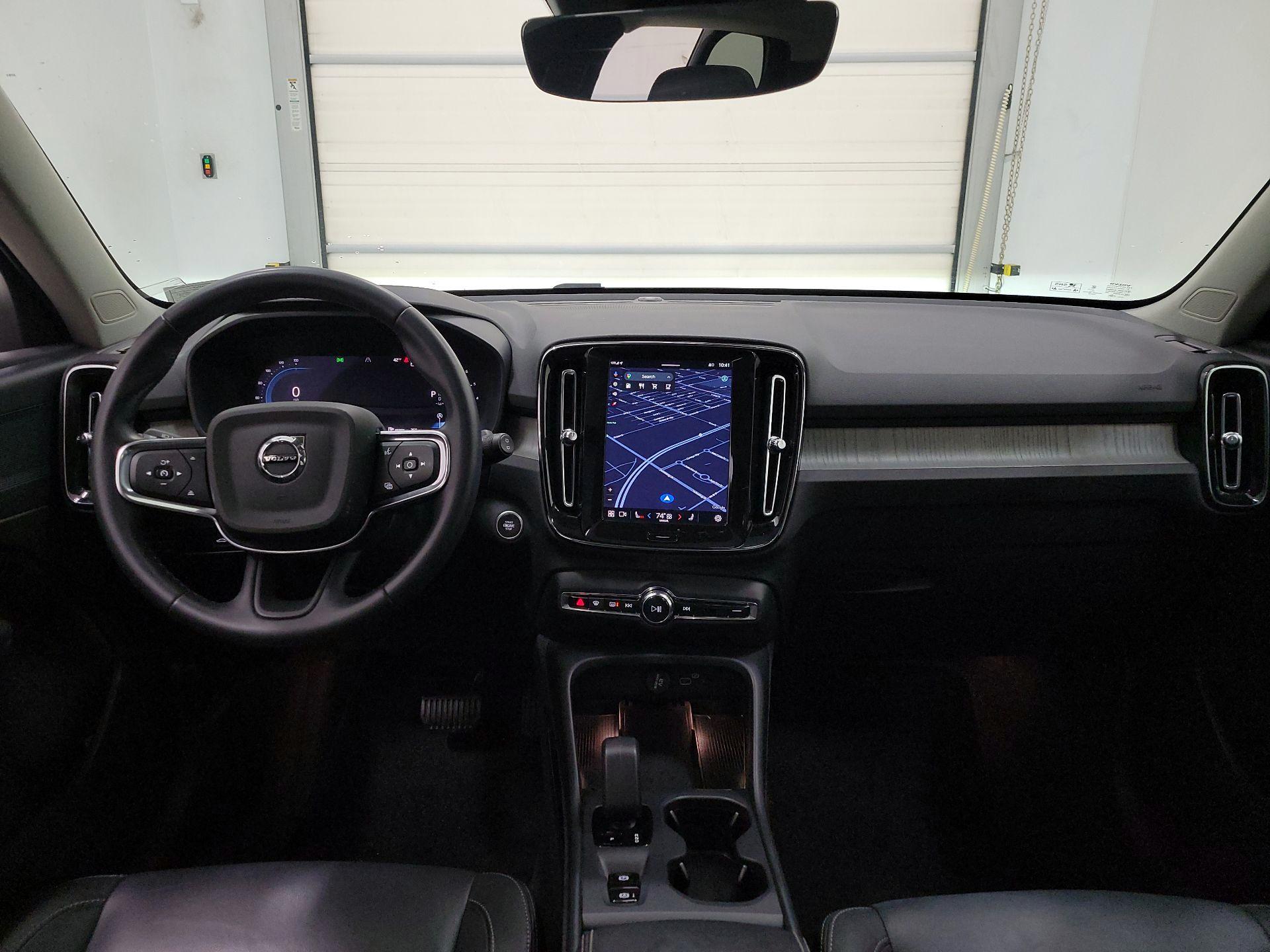 Thumbnail: 2024 Volvo XC40 - 9