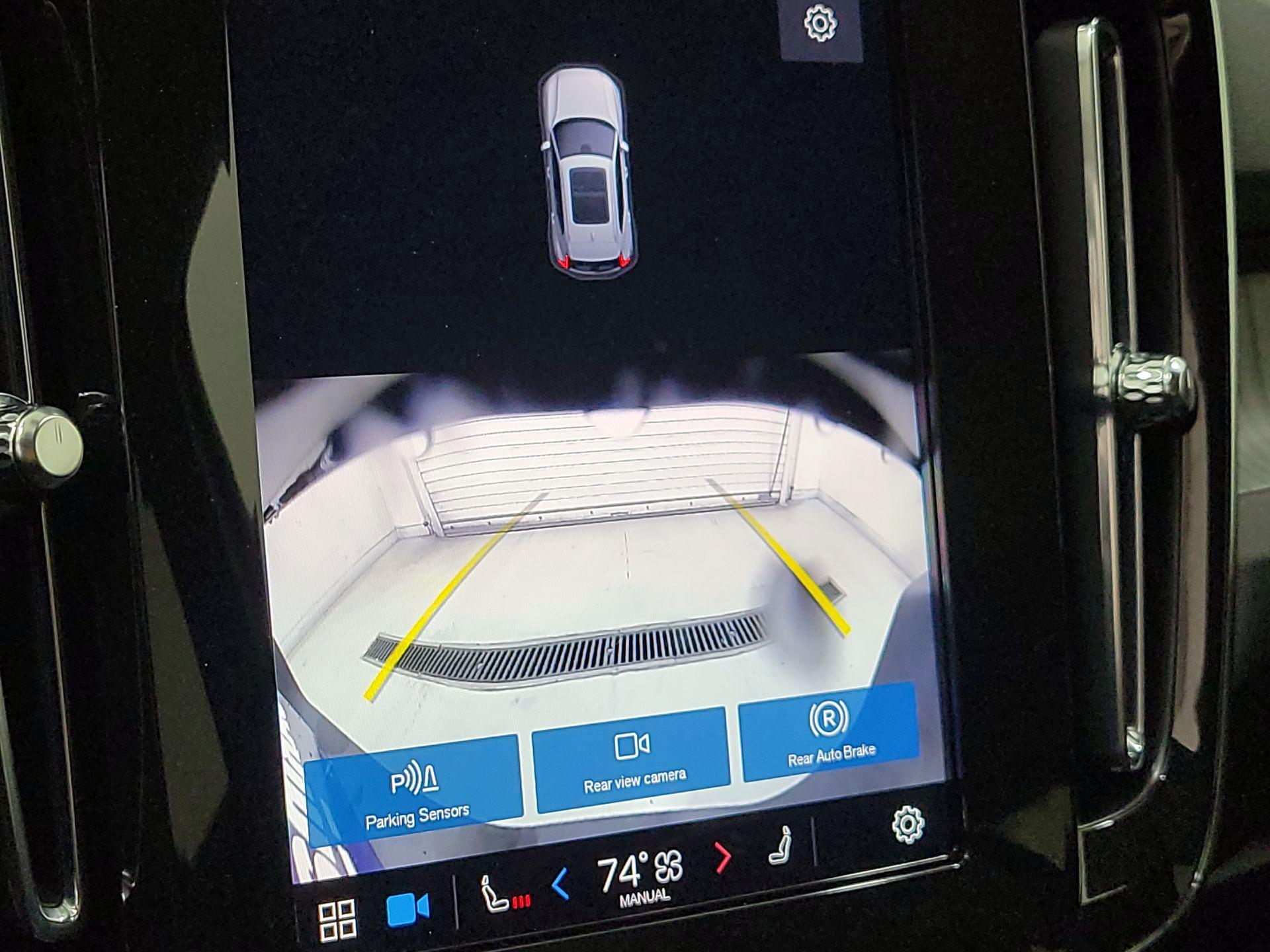 Thumbnail: 2024 Volvo XC40 - 15